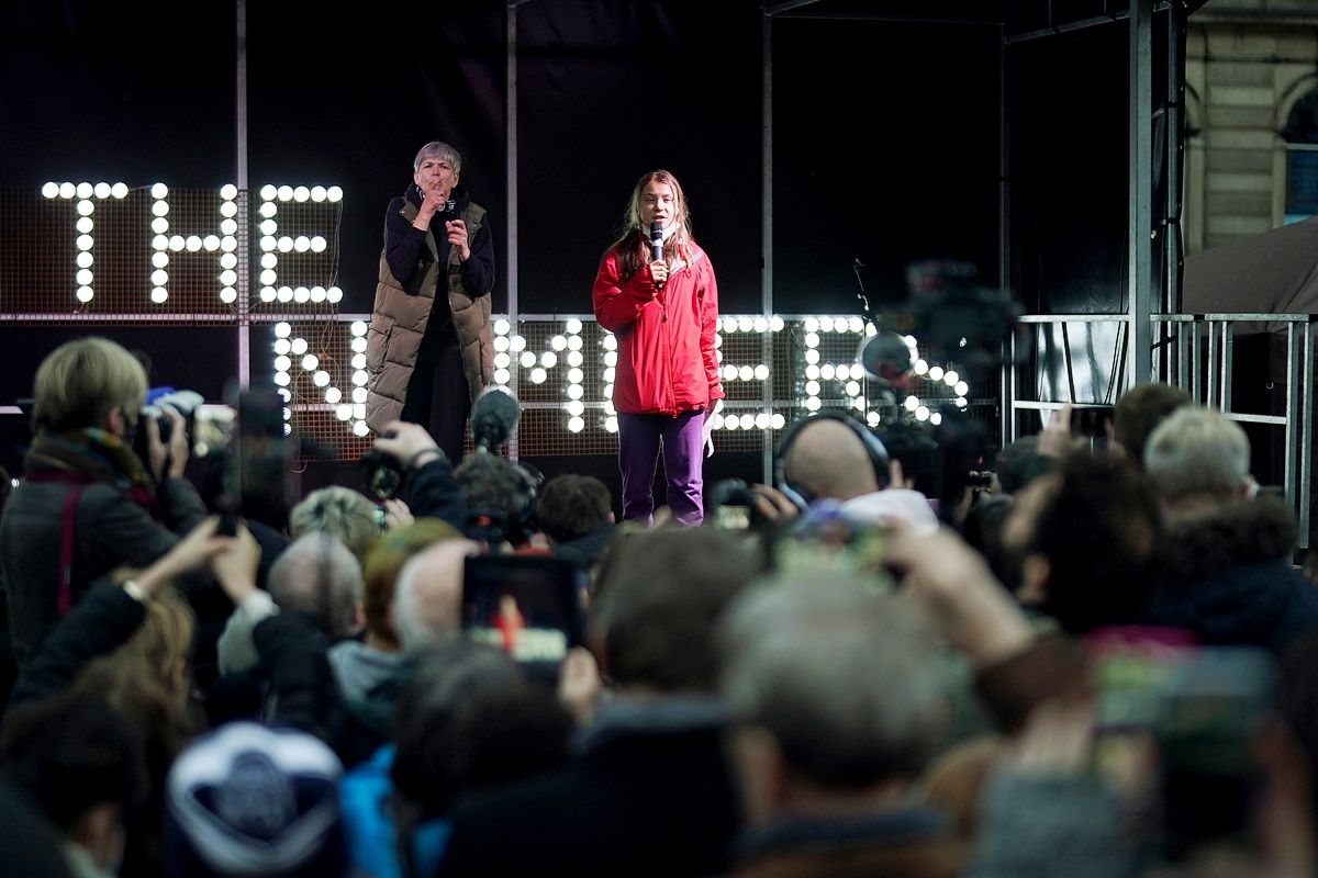 Грета Тунберг выступает во время марша Fridays For Future в Глазго, Шотландия 5 ноября 2021 г. Грета Тунберг выступает во время марша Fridays For Future