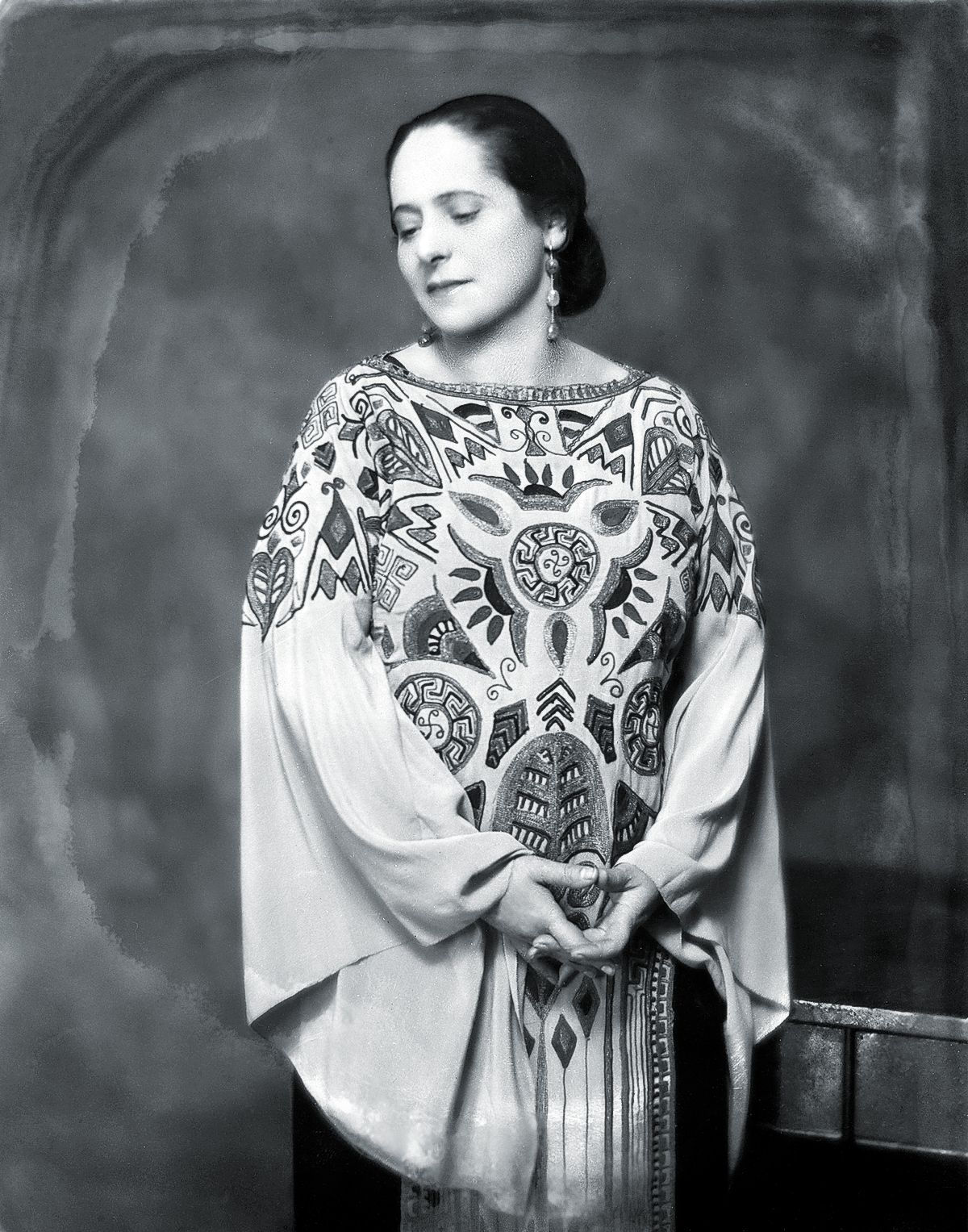 Хелена Рубинштейн в платье от Поля Пуаре, 1924 г. Хелена Рубинштейн в платье от Поля Пуаре