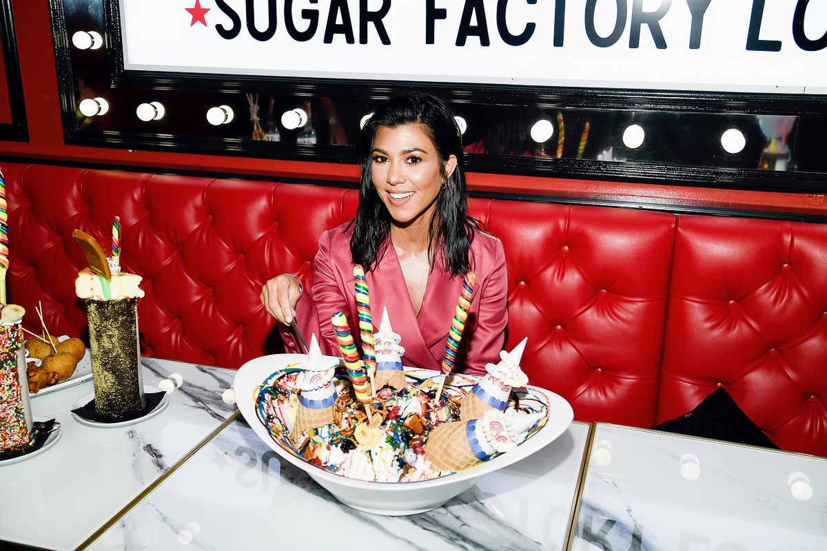 Кортни Кардашьян провела торжественное открытие Sugar Factory в Атлантик-Сити, 28 июля 2018 г. Провела торжественное открытие Sugar Factory
