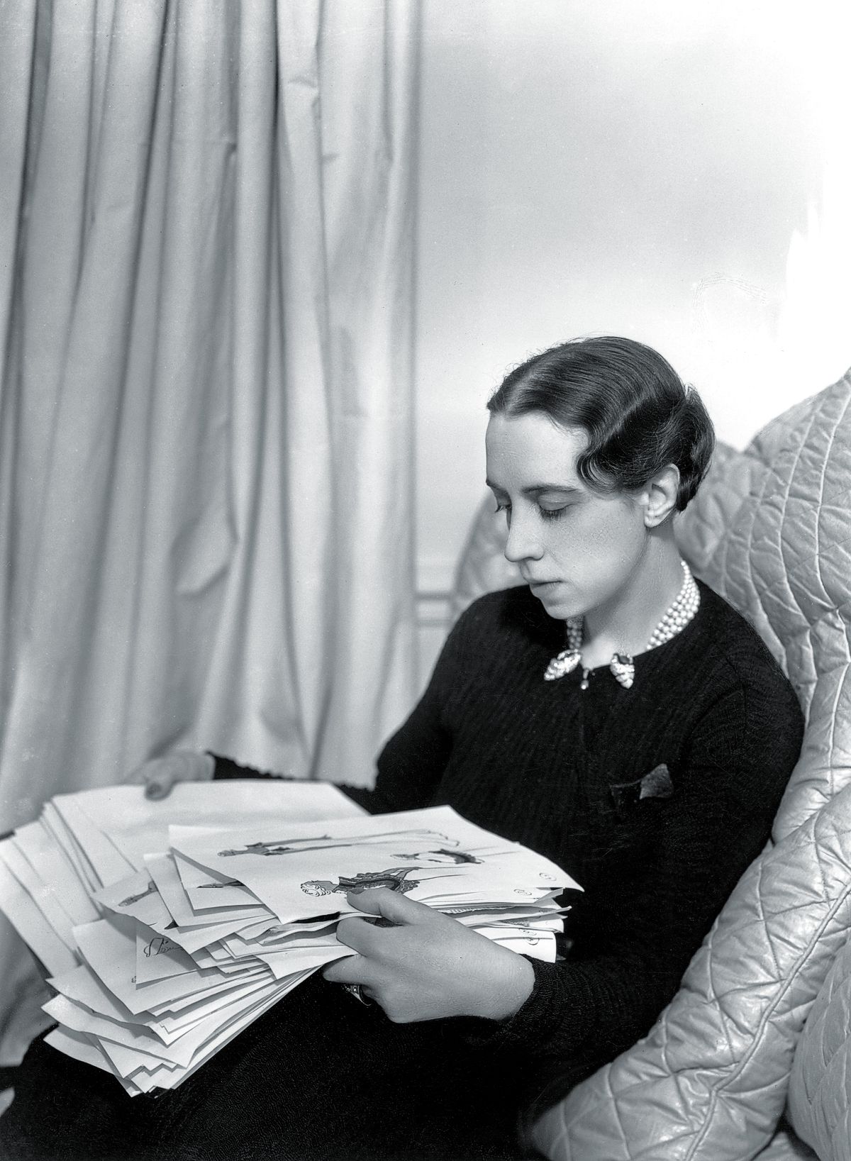Модельер Эльза Скиапарелли, 1936 г. Модельер Эльза Скиапарелли