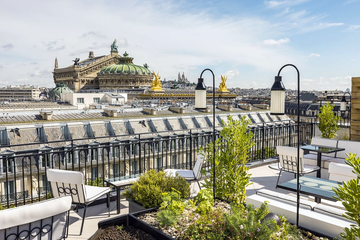 отель Kimpton St Honoré Paris, фото 5 Sequoia Rooftop Bar в отеле Kimpton St Honoré Paris