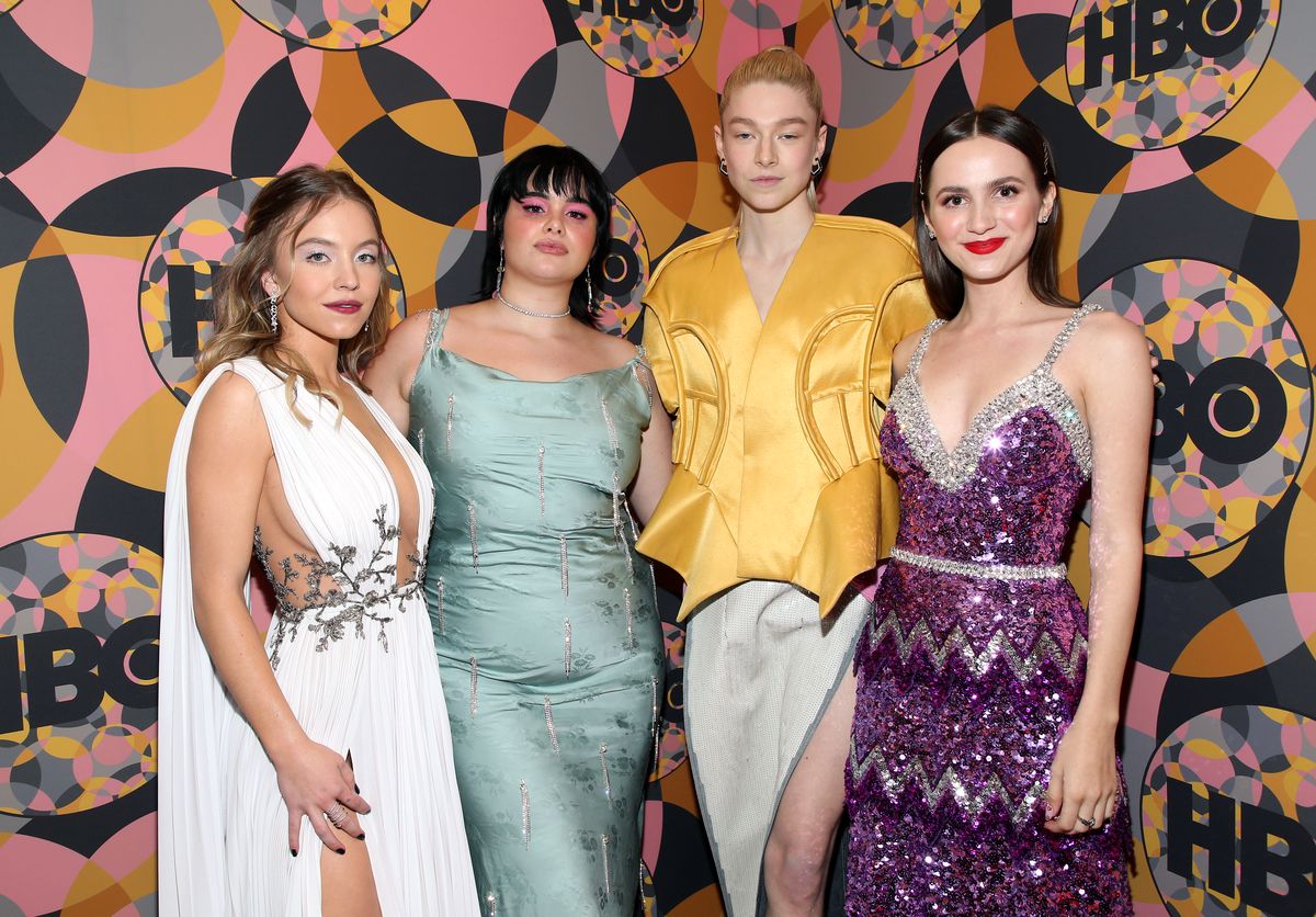 Сидни Суини, Барби Феррейра, Хантер Шафер и Мод Апатоу на официальной вечеринке «Золотой глобус» в Лос-Анджелесе, 5 января 2020 г. Сидни Суини, Барби Феррейра, Хантер Шафер и Мод Апатоу на официальной вечеринке «Золотой глобус»