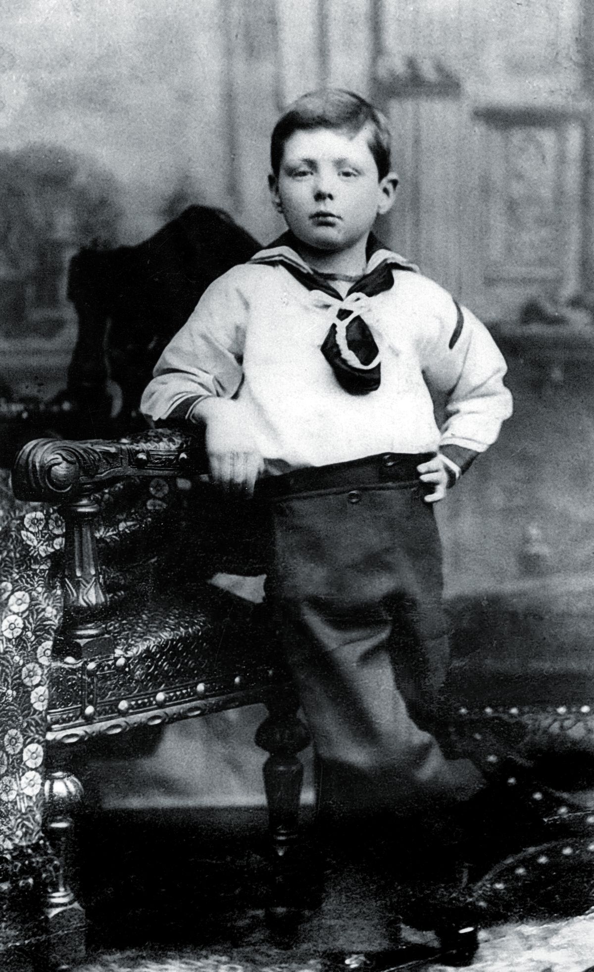 Уинстон Леонард Спенсер Черчилль в возрасте 7 лет, 1881 г. Уинстон Леонард Спенсер Черчилль в возрасте 7 лет