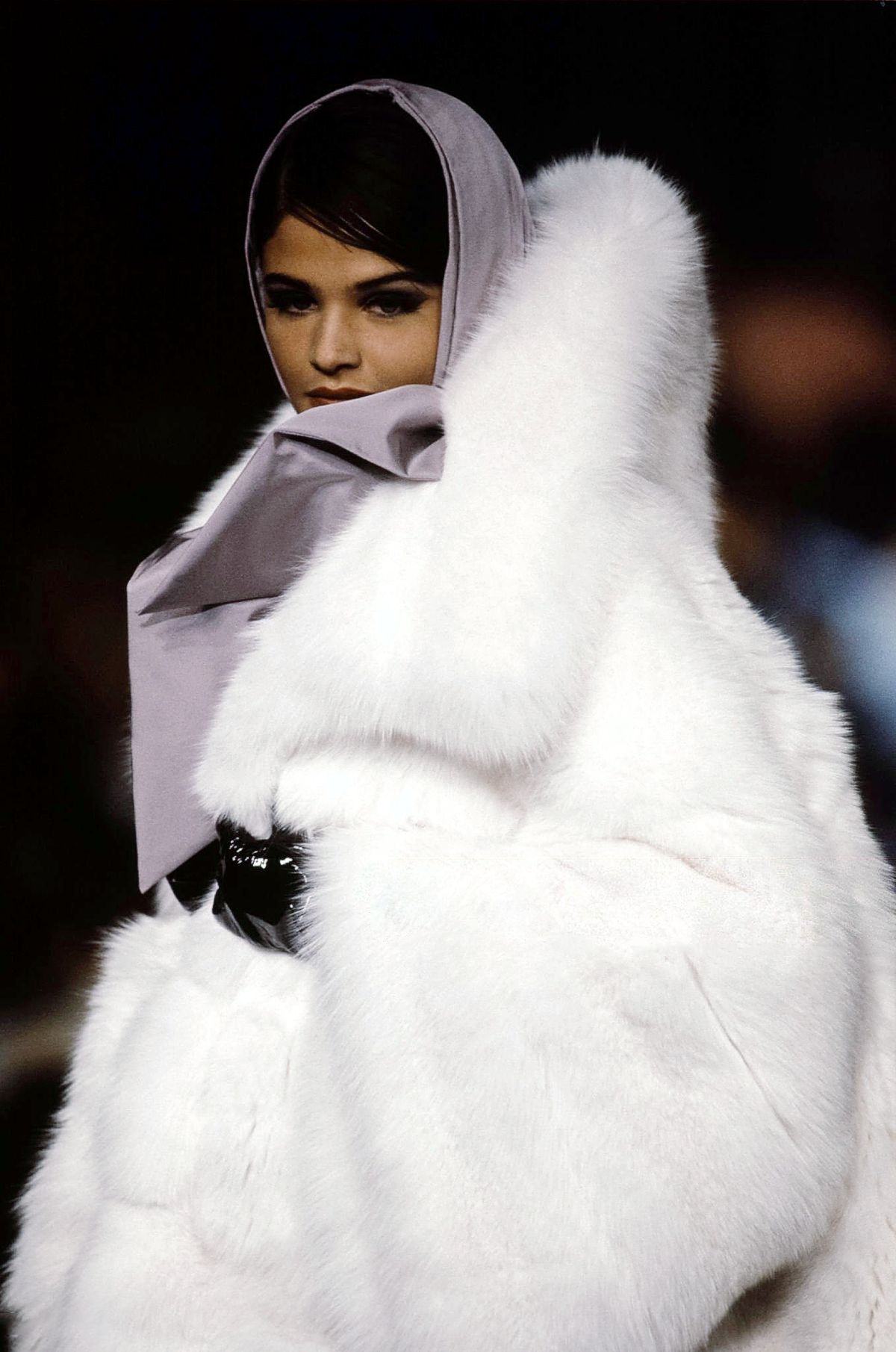 Хелена Кристенсен на шоу Lanvin в Париже
