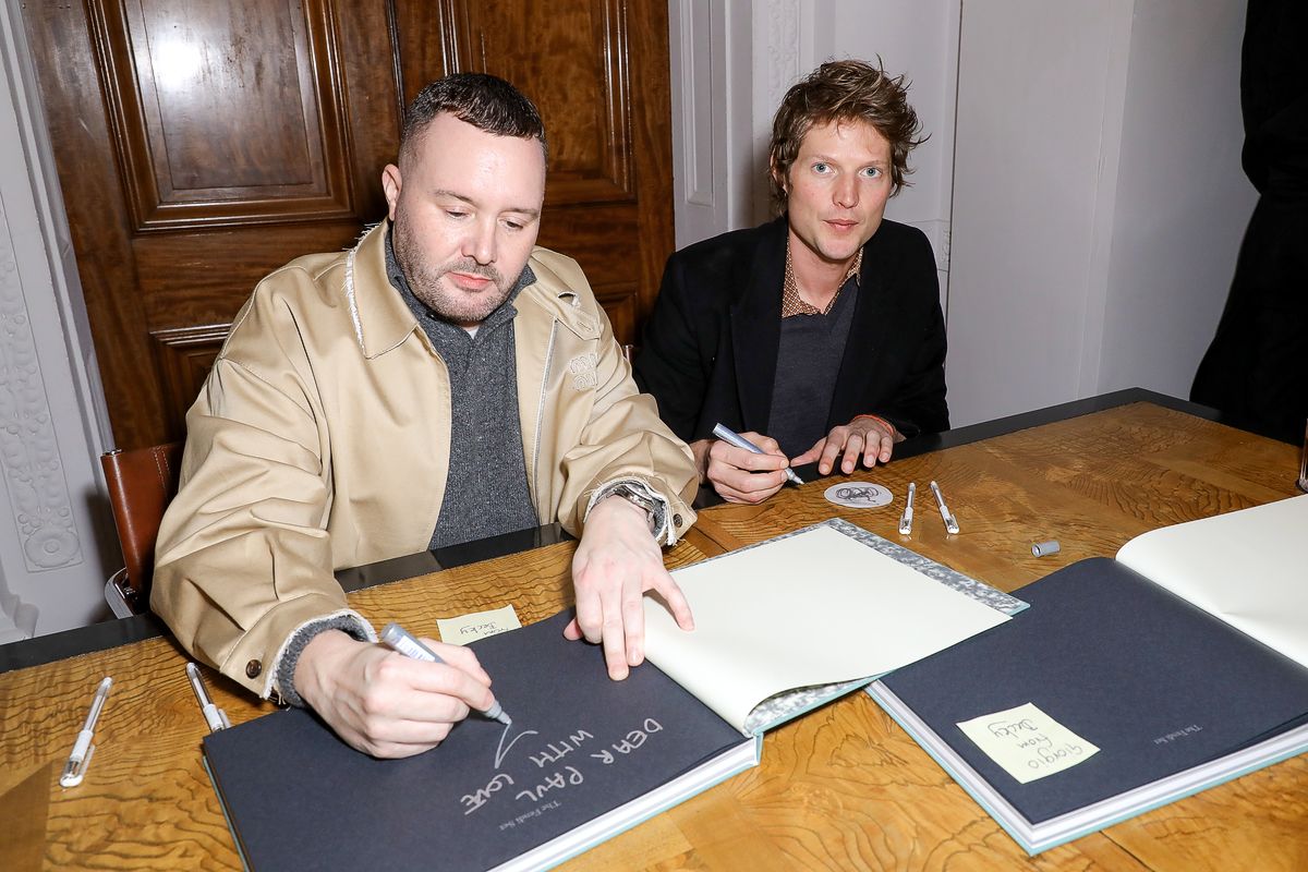 Ким Джонс и Николай фон Бисмарк на частном приеме в честь выпуска книги The Fendi Set Ким Джонс и Николай фон Бисмарк на частном приеме в честь выпуска книги The Fendi Set, 8 февраля 2022 г.