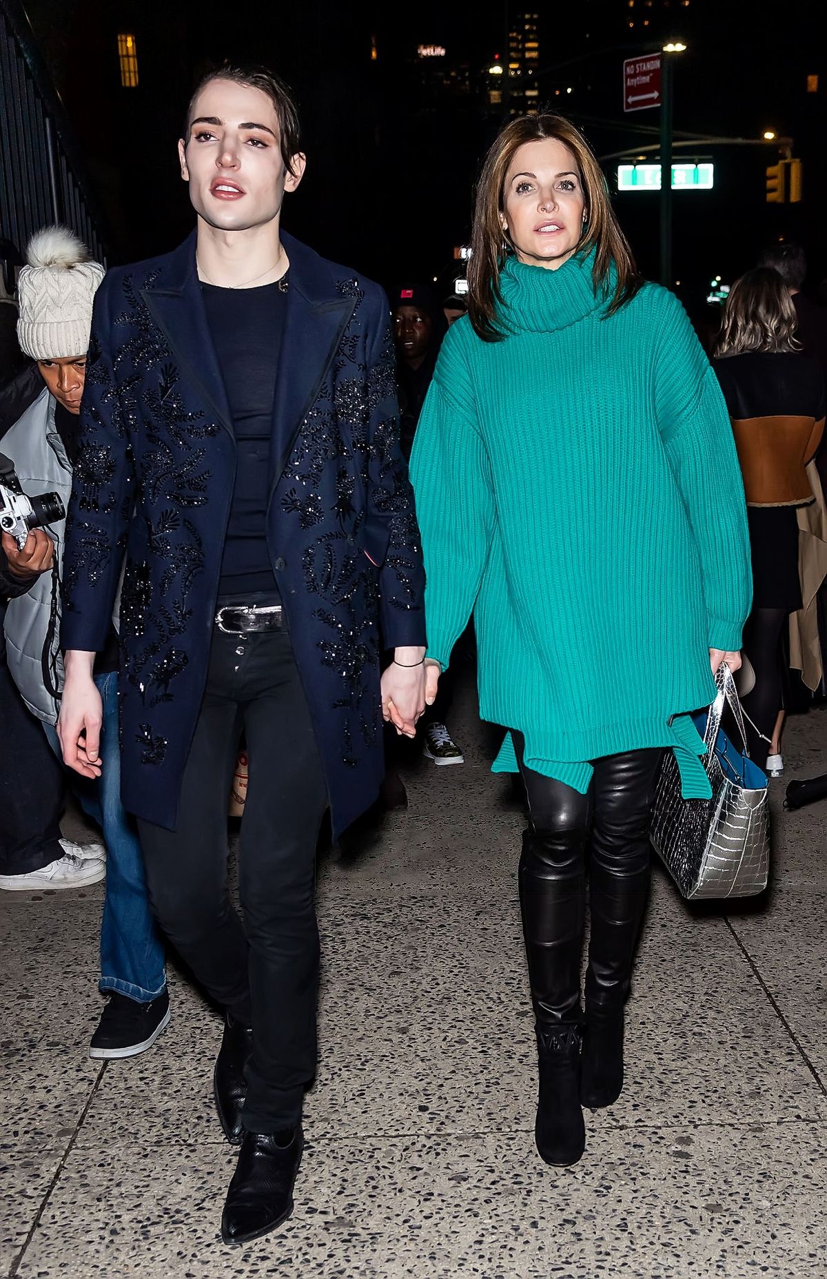 Стефани Сеймур с сыном Гарри Брантом после шоу Marc Jacobs Осень 2020
