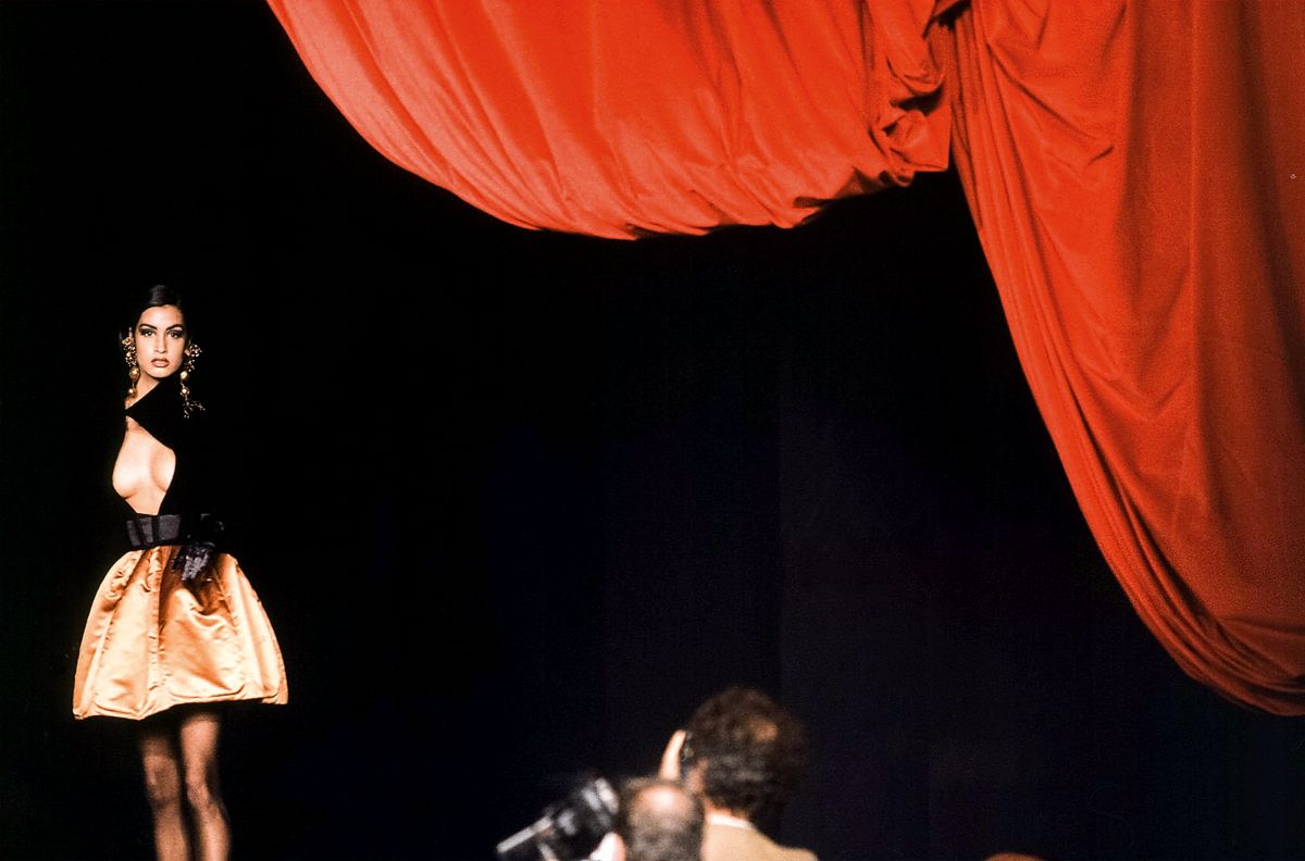 Ясмин Гаури на шоу Lanvin в Париже, июль 1990 г. Ясмин Гаури на шоу Lanvin в Париже