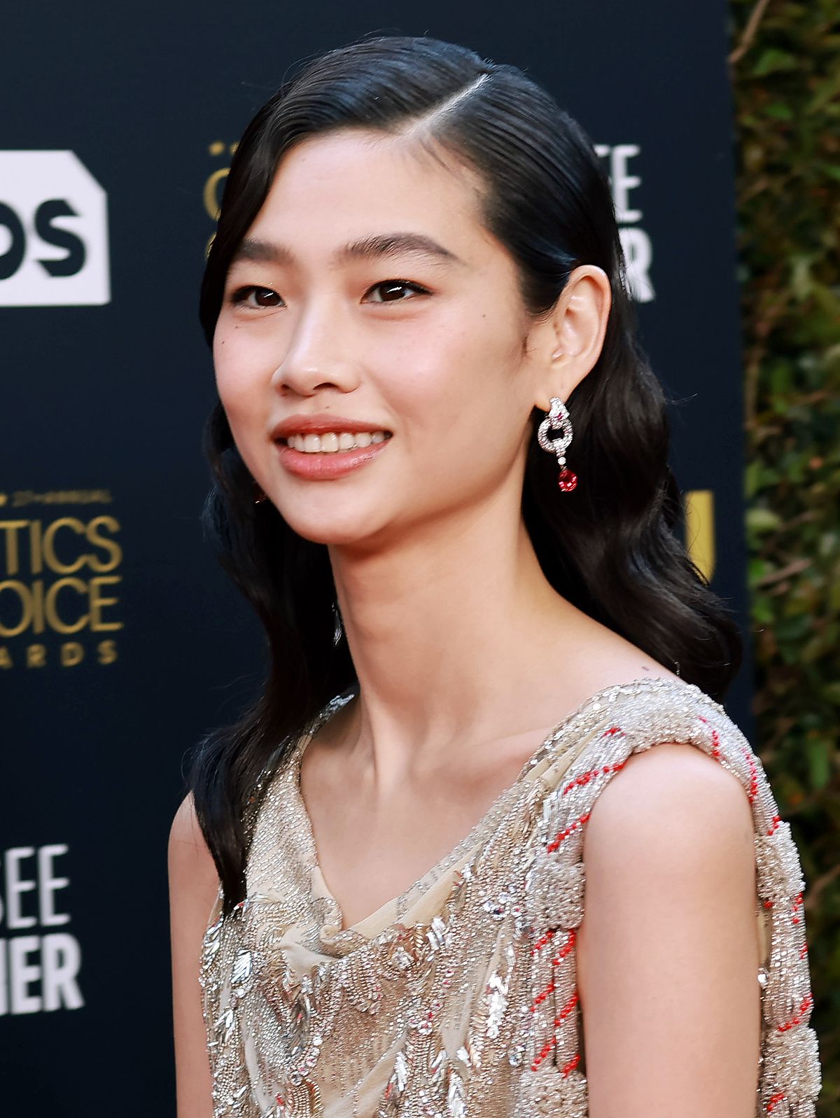 Чон Хоён на 27-й ежегодной премии Critics Choice Awards в Лос-Анджелесе, 13 марта 2022 г., фото 1 Чон Хоён на 27-й ежегодной премии Critics Choice Awards, фото 1