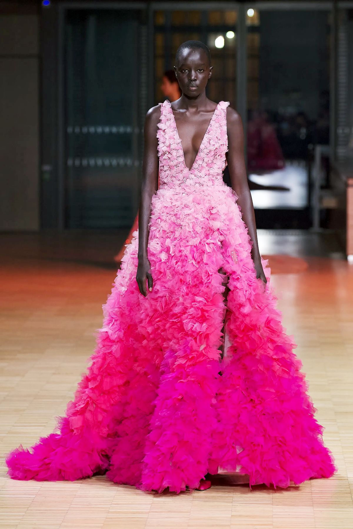 шоу Elie Saab Spring 2022 Haute Couture Elie Saab Spring 2022 Haute Couture