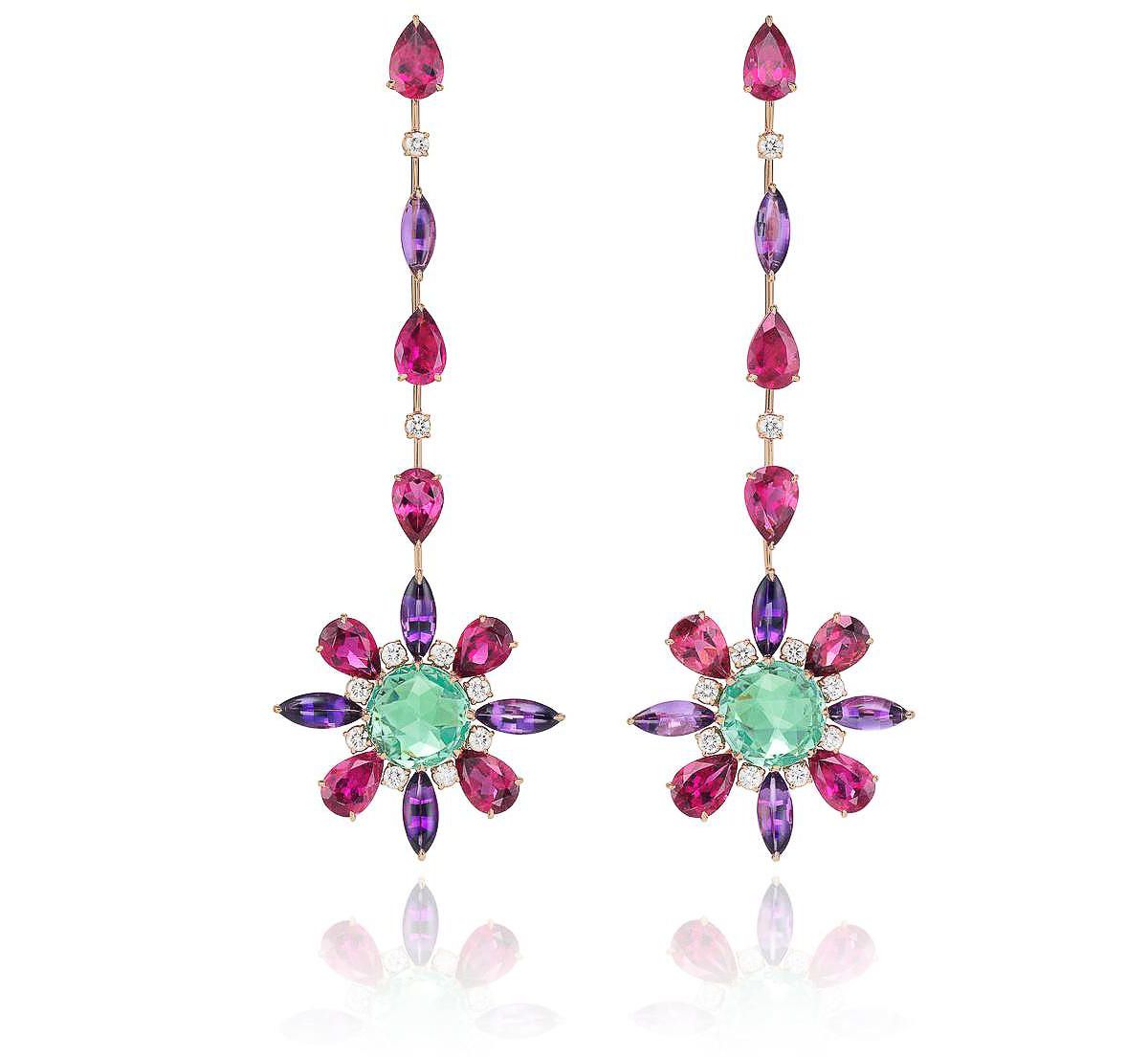 серьги Chopard Temptations с грушевидными рубеллитами весом 16,58 карата, зелеными турмалинами огранки «роза» весом 14,00 карата, аметистами и бриллиантами серьги из коллекции Chopard Temptations с грушевидными рубеллитами весом 16,58 карата, зелеными турмалинами огранки «роза» весом 14,00 карата, аметистами и бриллиантами