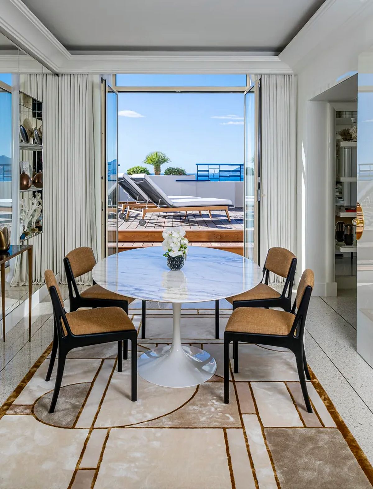 L’Hôtel Martinez, апартаменты Isabelle Huppert и Thierry Frémeaux, Канны, Франция, фото 11 L’Hôtel Martinez, апартаменты Isabelle Huppert и Thierry Frémeaux, Канны, Франция, фото 11