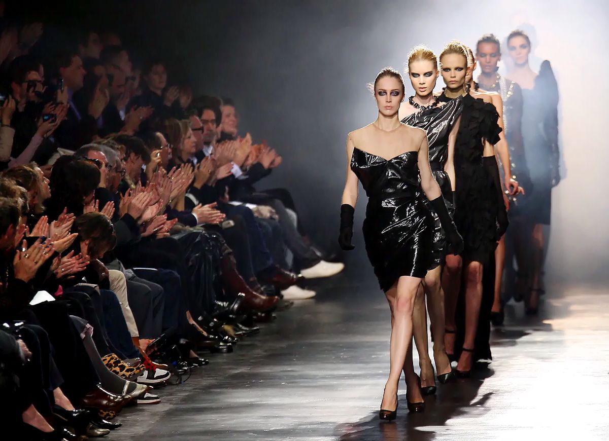 Шоу Lanvin Осень/Зима 2008. Дизайнер Альбер Эльбаз