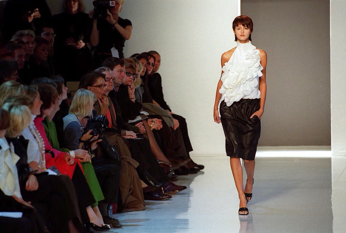 Шоу Yves Saint Laurent Ready-to-Wear Весна/Лето 2000. Дизайнер Альбер Эльбаз