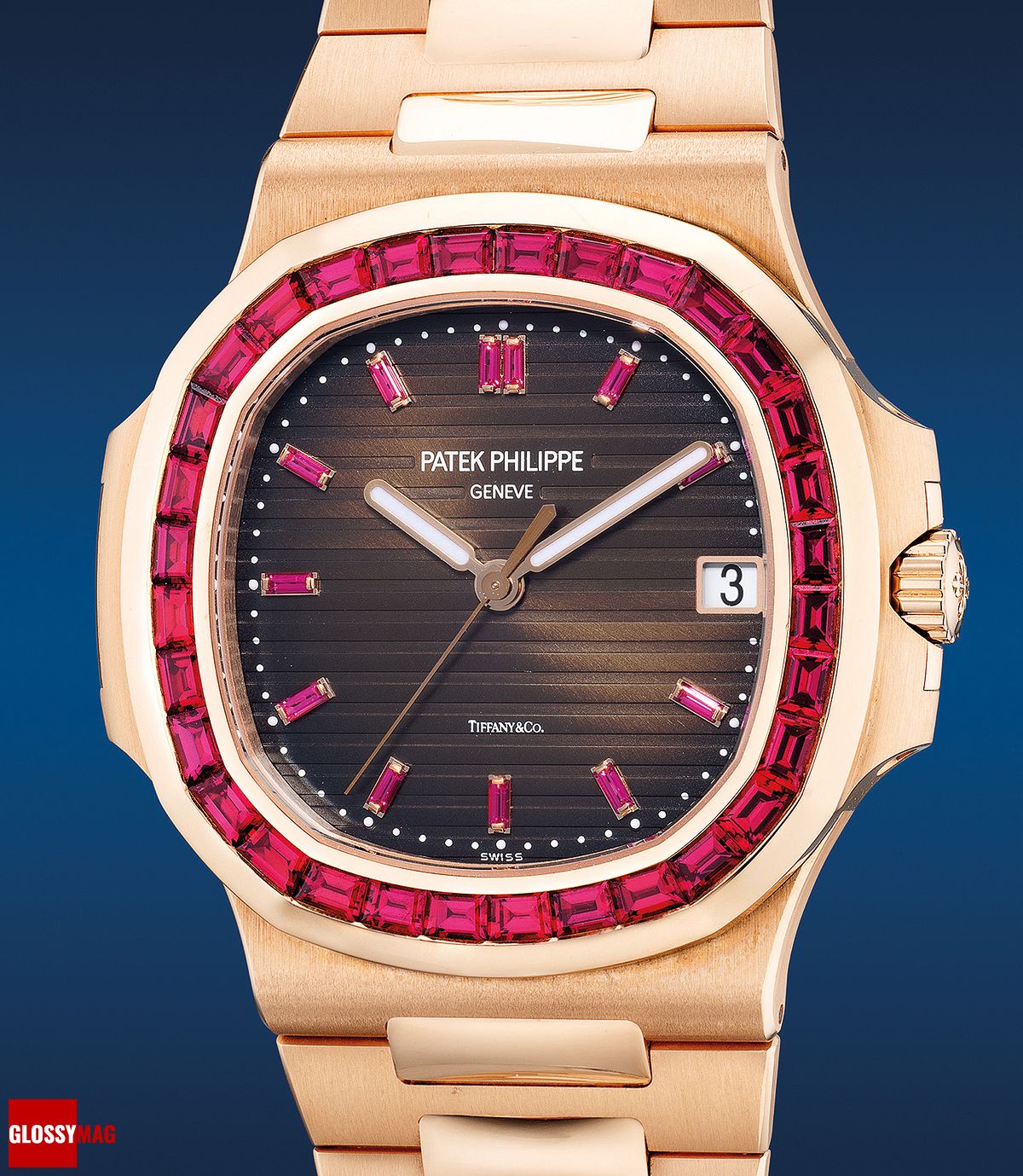 Часы Patek Philippe Nautilus Ref. 5723/112R-001 в корпусе из розового золота с ободком, фото 2 Часы Patek Philippe Nautilus Ref. 5723/112R-001 в корпусе из розового золота с ободком, украшенным рубинами багетной огранки, фото 2