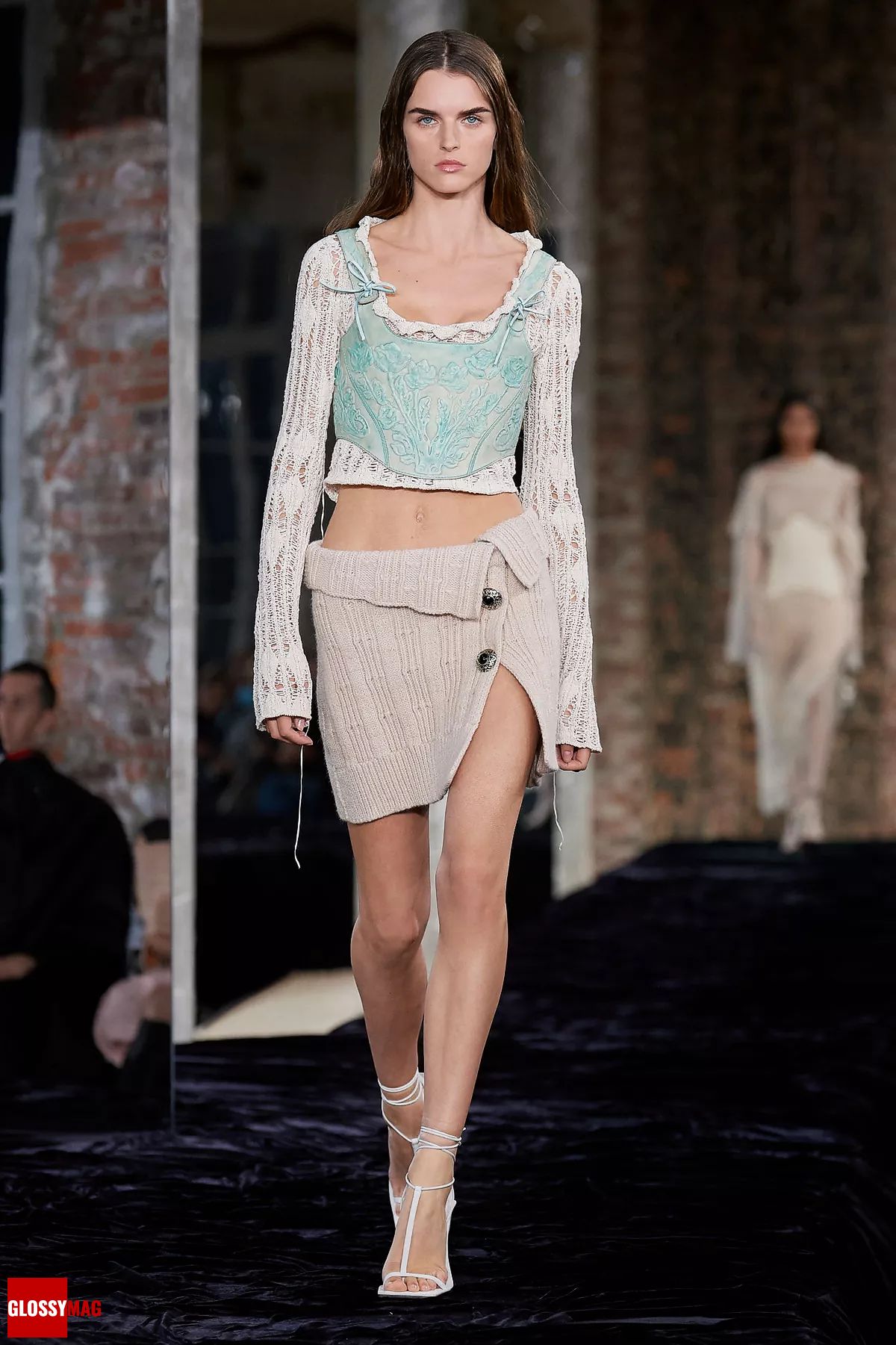 Acne Studios Весна/Лето 2022, фото 1 Шоу Acne Studios Весна/Лето 2022, фото 1