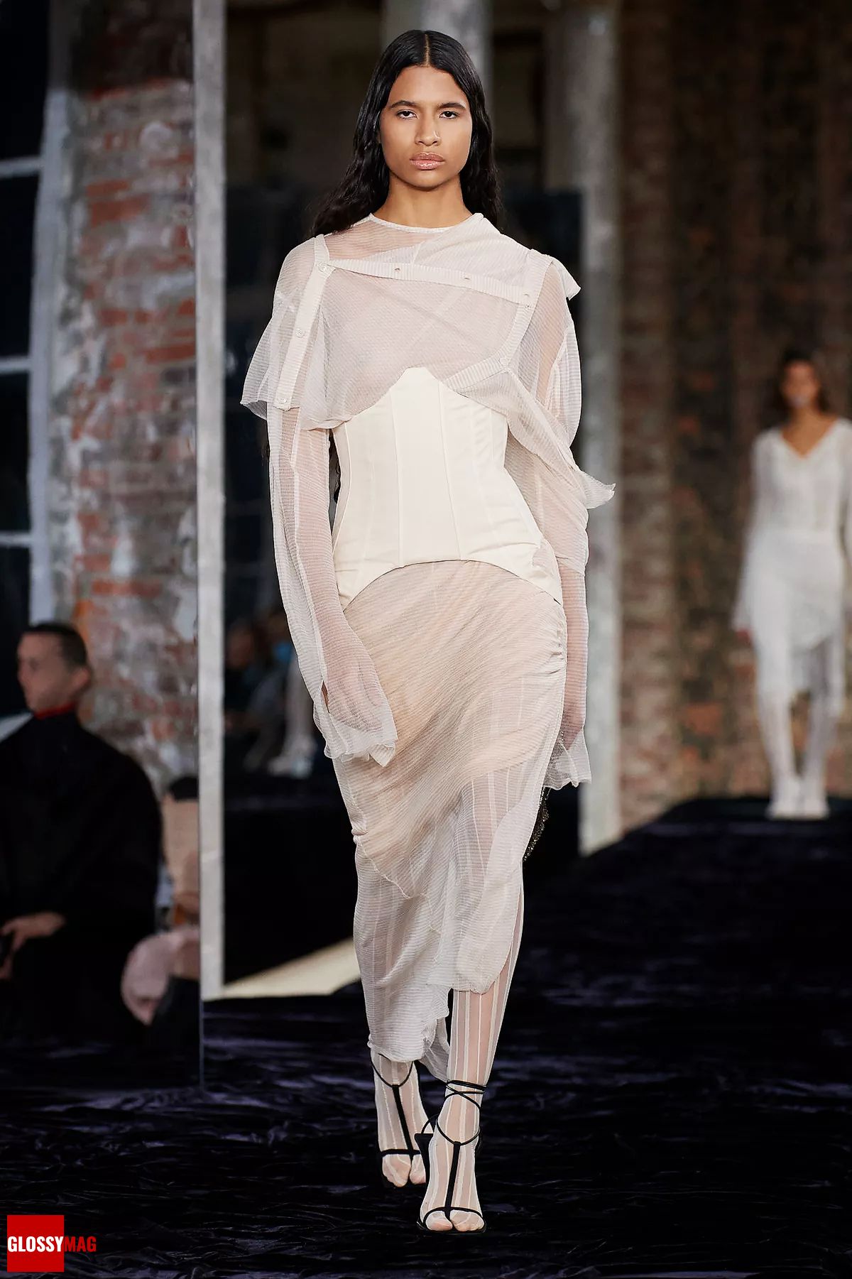Acne Studios Весна/Лето 2022, фото 3 Шоу Acne Studios Весна/Лето 2022, фото 3