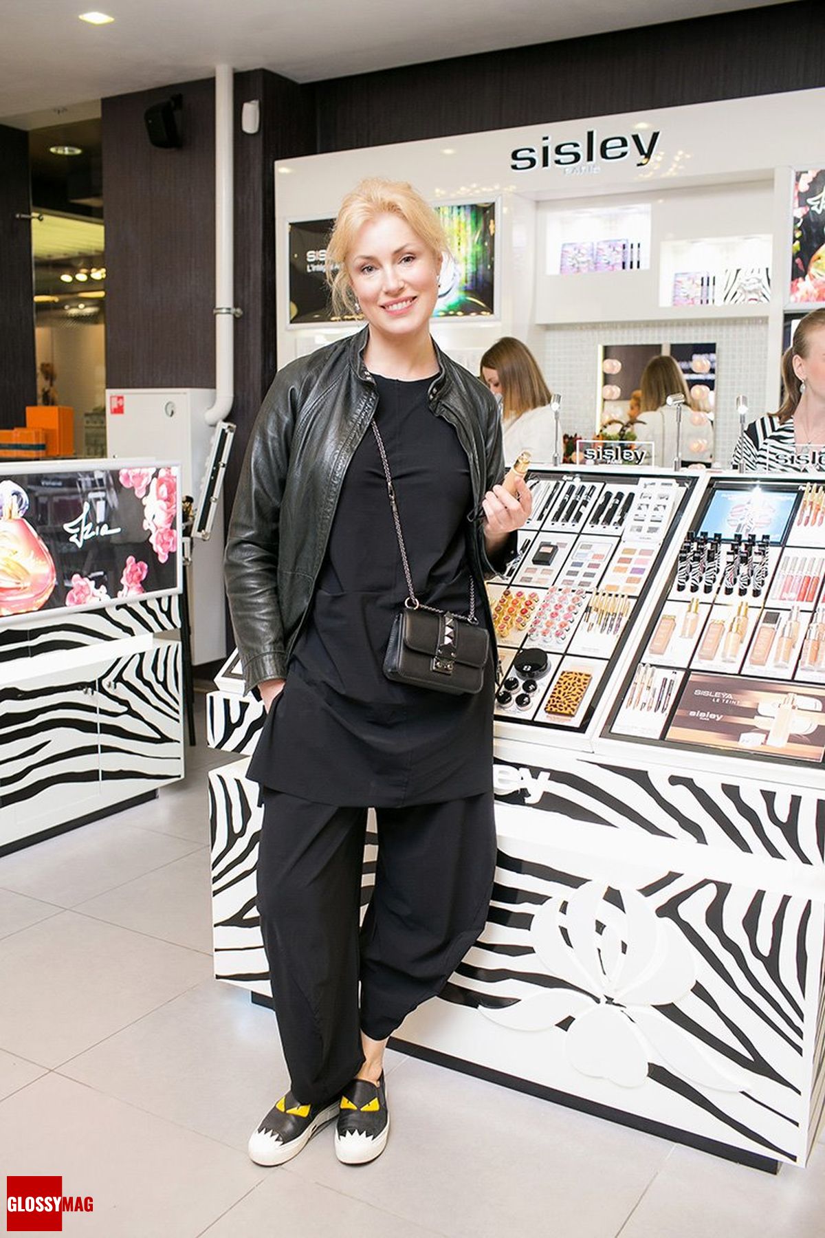 Мария Шукшина в корнере Sisley Paris на закрытом мероприятии Beauty CHOICE в Rivoli Perfumery в ТГ Модный сезон, фото 2 Мария Шукшина в корнере Sisley Paris на закрытом мероприятии Beauty CHOICE в Rivoli Perfumery в ТГ Модный сезон, 28 июня 2017 г., фото 2