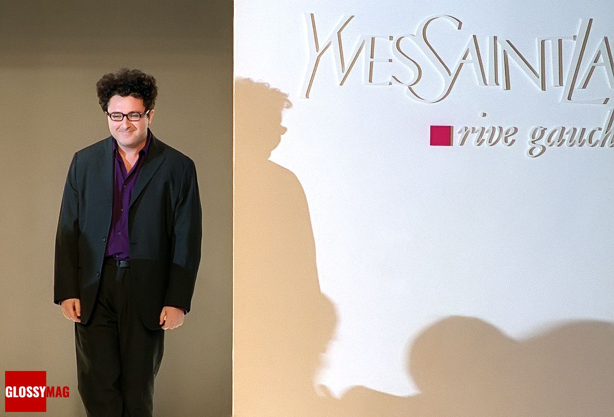 Модельер Альбер Эльбаз на шоу Yves Saint-Laurent Ready-to-Wear весна-лето 2000 в Париже, 4 октября 1999 г.