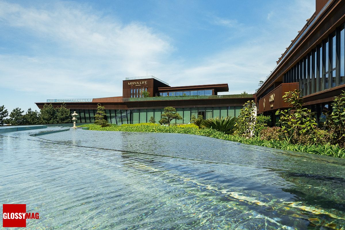 Открытый бассейн в отеле Mriya Resort & SPA Открытый бассейн в отеле Mriya Resort & SPA Ялта