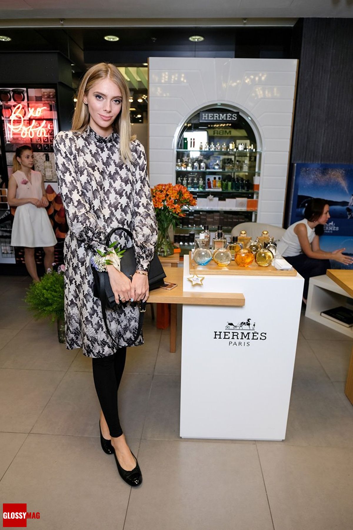 Ясмина Муратович в корнере Hermès на закрытом мероприятии Beauty CHOICE в Rivoli Perfumery в ТГ Модный сезон, 28 июня 2017 г.