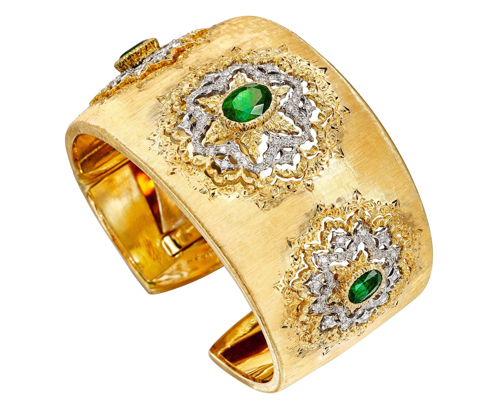 Buccellati, браслет с золотым кружевом и тремя изумрудами