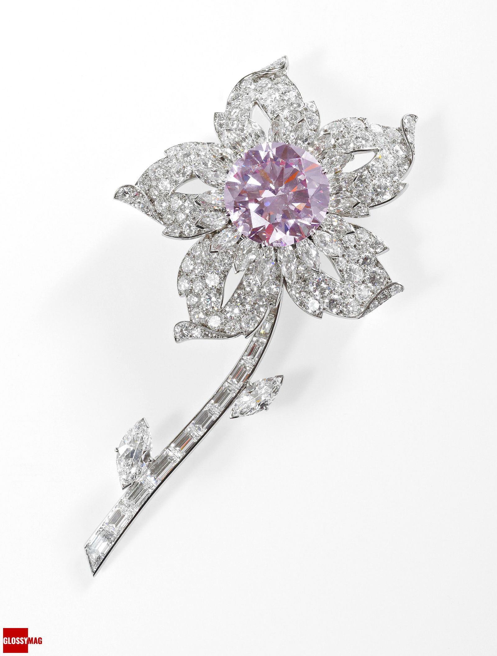 Платиновая брошь, состоящая из розового бриллианта Williamson, от Cartier Платиновая брошь, состоящая из розового бриллианта Williamson, от Дома Cartier