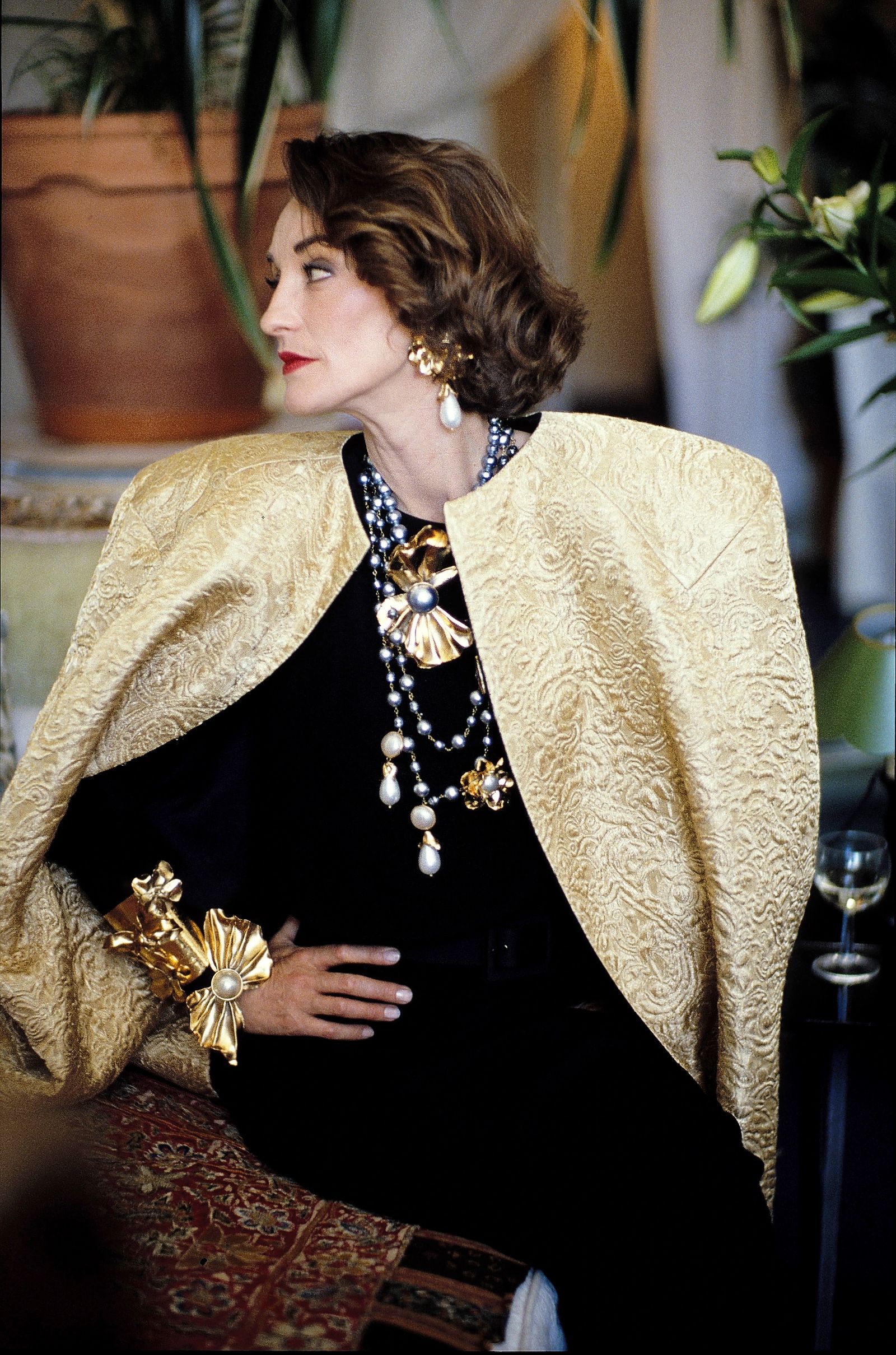 Лулу де ла Фалез в вечернем ансамбле Yves Saint Laurent Haute Couture осень-зима 1988 Лулу де ла Фалез в вечернем ансамбле Yves Saint Laurent Haute Couture