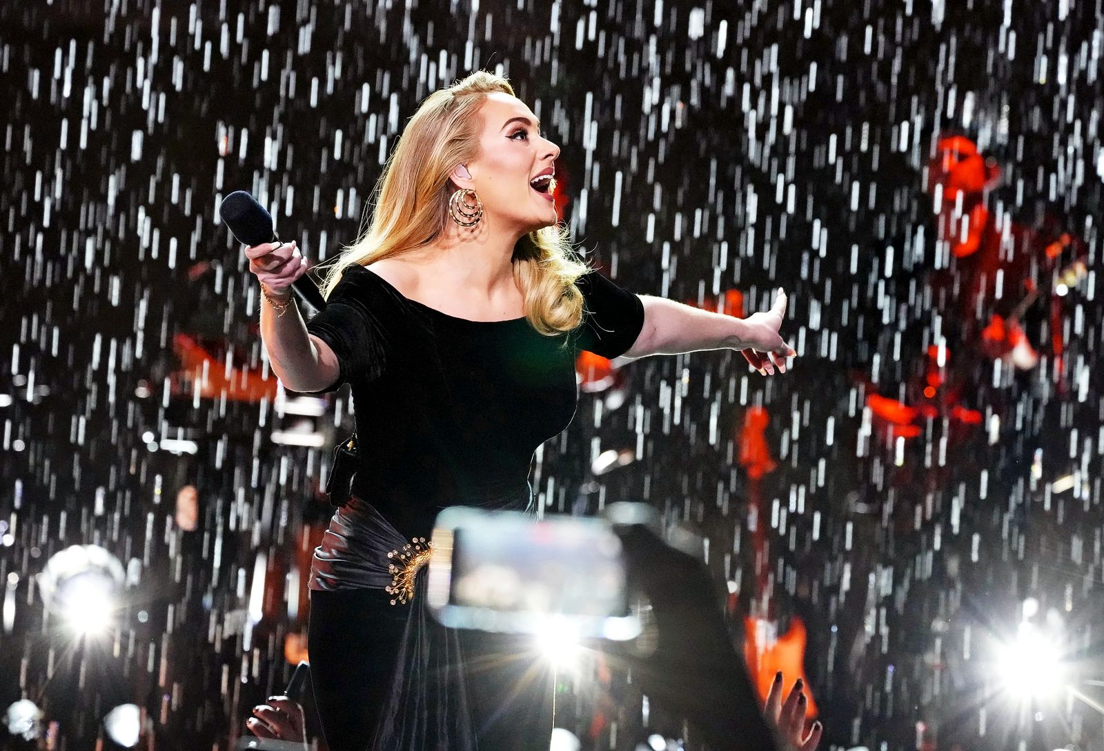 Адель на открытии шоу «Weekends with Adele» в Лас-Вегасе, фото 3 Адель на открытии шоу «Weekends with Adele» в Лас-Вегасе, 18 ноября 2022 г., фото 3