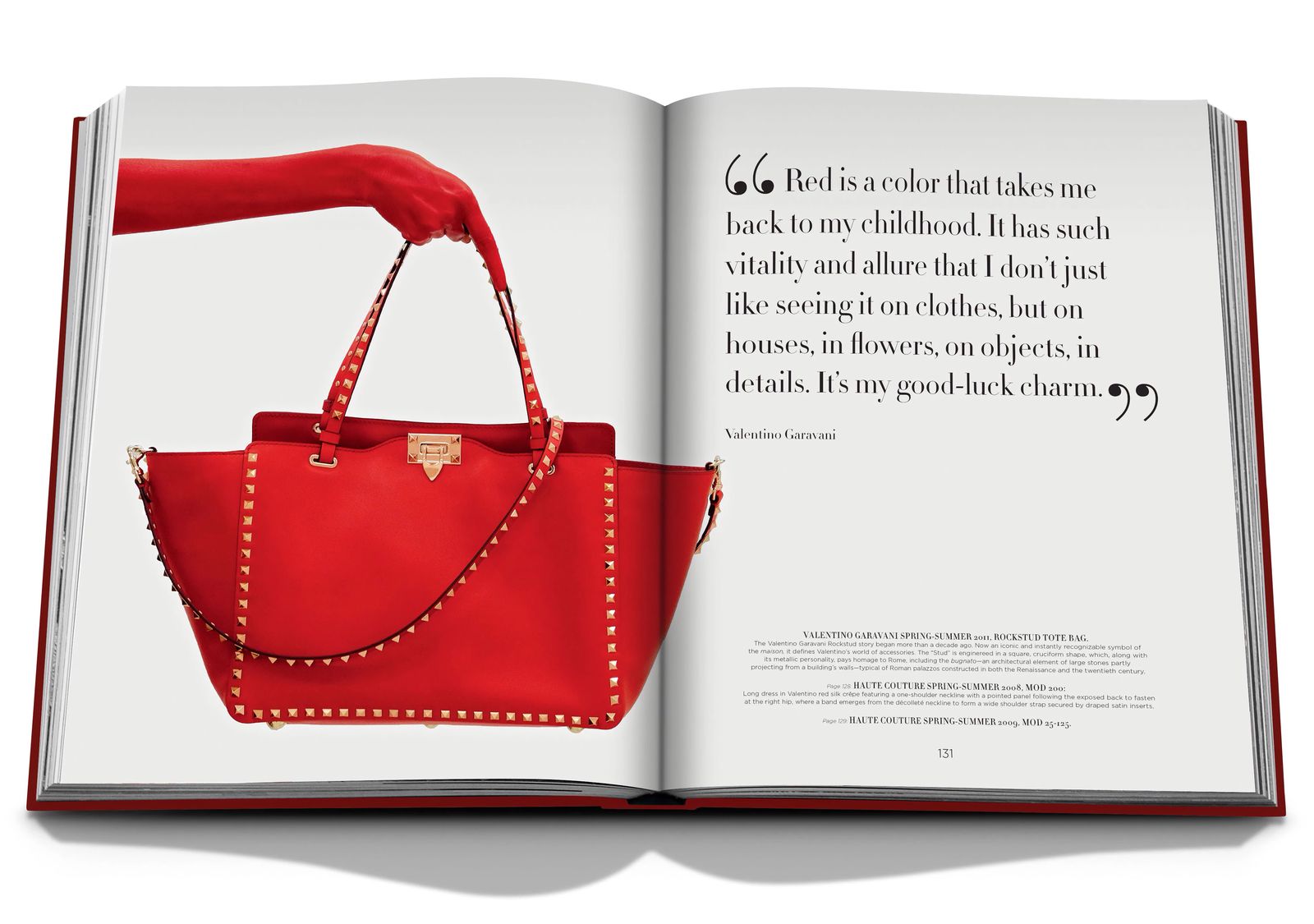 Альбом-посвящение красному цвету «Valentino Rosso» вышел в издательстве Assouline, фото 5 Альбом «Valentino Rosso» вышел в издательстве Assouline, фото 5