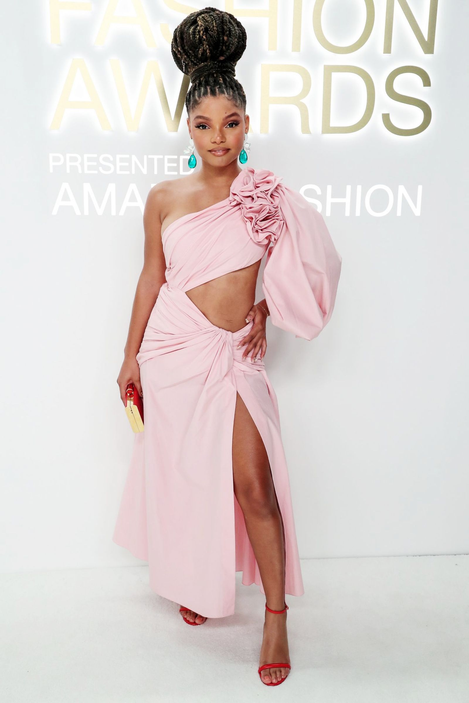 Холли Бейли на церемонии CFDA Awards 2022 Холли Бейли на церемонии CFDA Awards 2022 в Нью-Йорке, 7 ноября 2022 г.