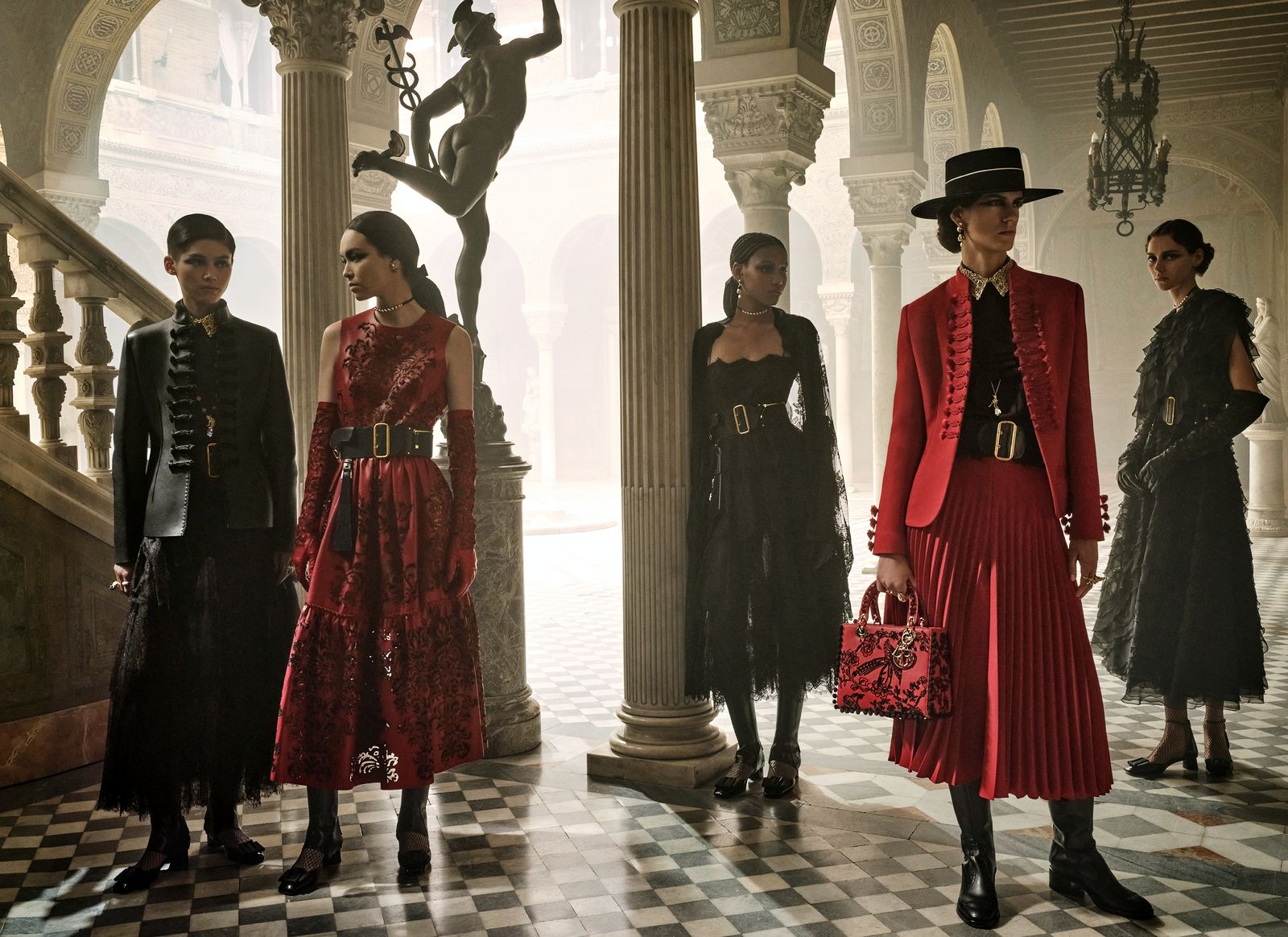 Севилья — источник вдохновения для круизной коллекции Dior 2023, фото 3 Круизная коллекция Dior 2023, фото 3