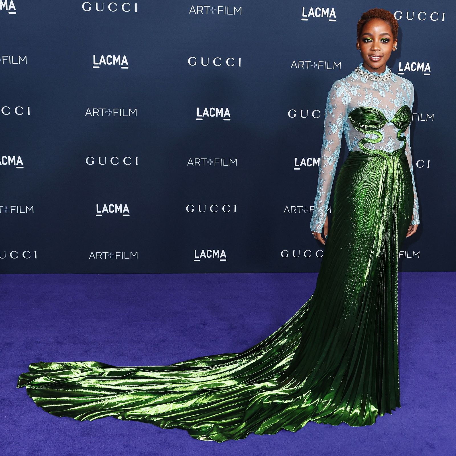 Тусо Мбеду на 11-м ежегодном гала-концерте LACMA Art + Film Gala 2022 в Лос-Анджелесе Тусо Мбеду на 11-м ежегодном гала-концерте LACMA Art + Film Gala 2022 в Лос-Анджелесе, 5 ноября 2022 г.
