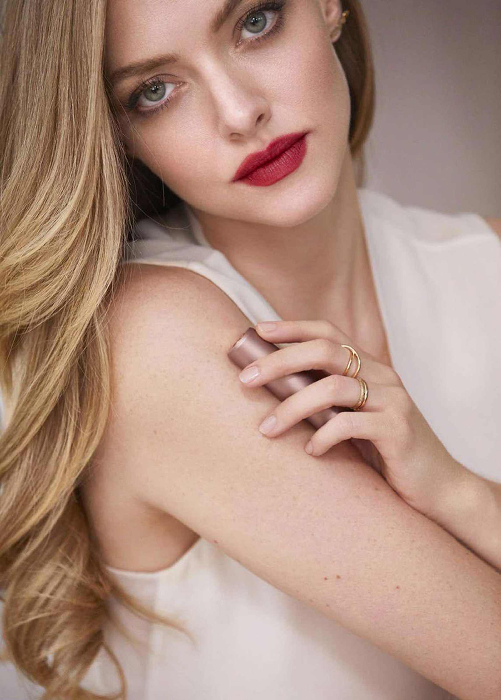 Аманда Сейфрид открывает помаду L’Absolu Rouge Intimatte от Lancôme, фото 1 Аманда Сейфрид открывает L’Absolu Rouge Intimatte от Lancôme, фото 1