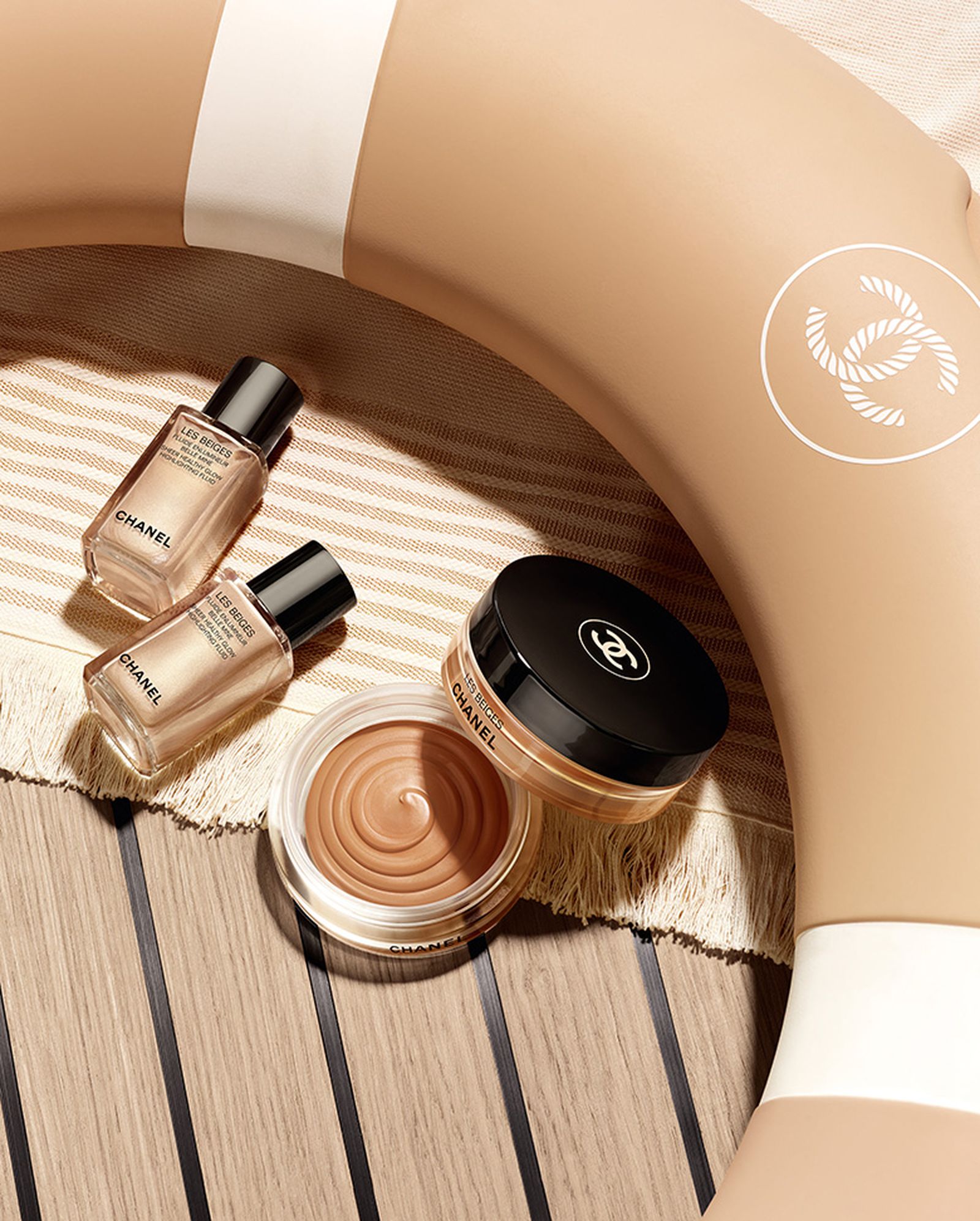 Chanel Les Beiges Fluid Enlumineur Belle Mine, Crème Belle Mine Ensoleillée Chanel Les Beiges Fluid Enlumineur Belle Mine, Crème Belle Mine Ensoleillée, оттенок Soleil Tan Bronze Universelle