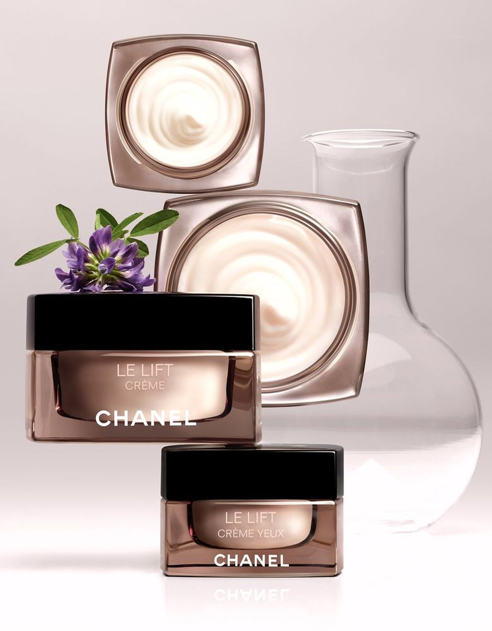 Chanel обновляет крем для лица и шеи и крем для кожи вокруг глаз Le Lift, фото 1 Chanel обновляет крем для лица и шеи и крем для кожи вокруг глаз линии Le Lift, фото 1