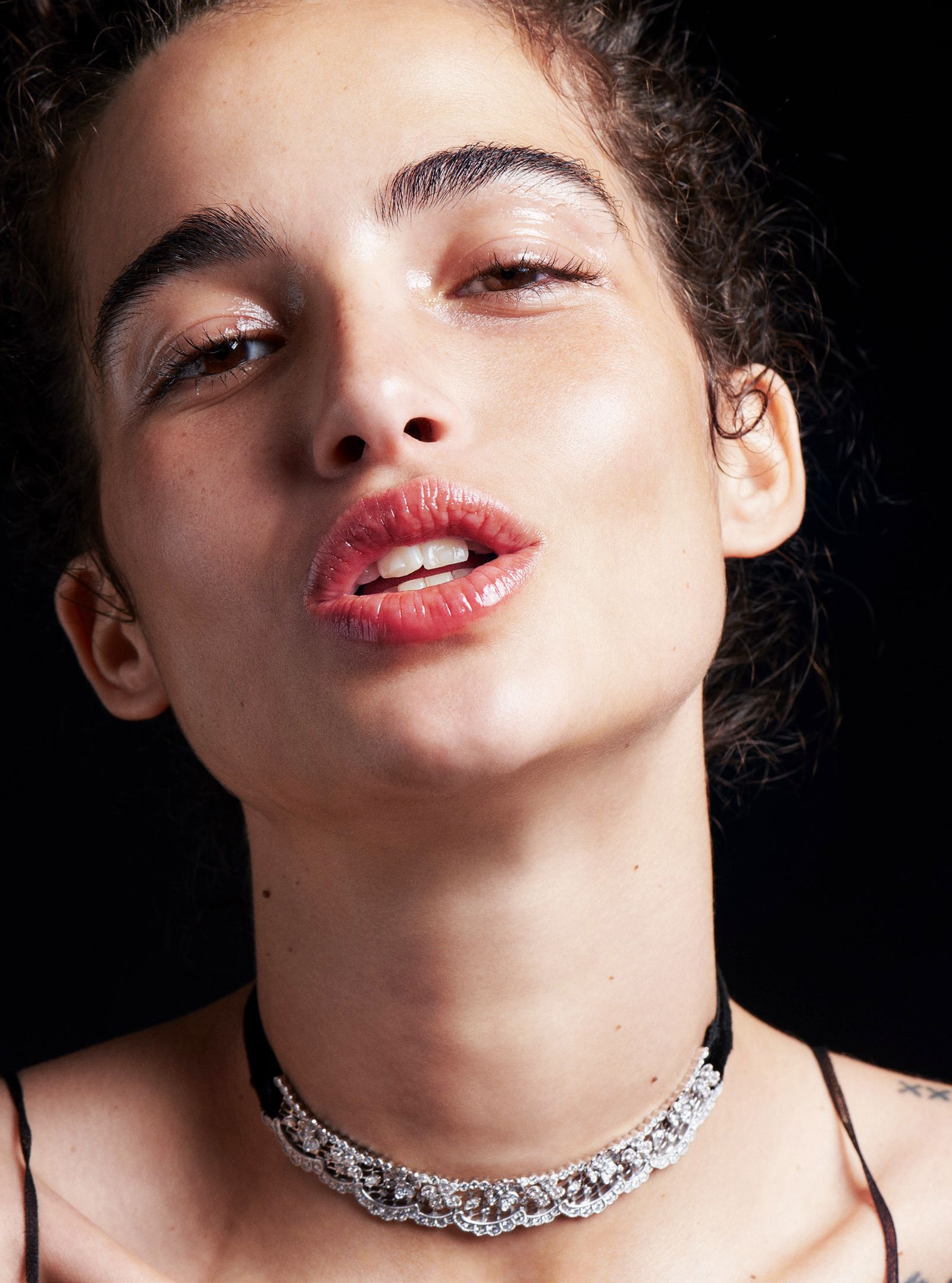 Кьяра Шельси для Harper's Bazaar UK, фото 15 Кьяра Шельси в объективе Бетины дю Туа для Harper's Bazaar UK, фото 15