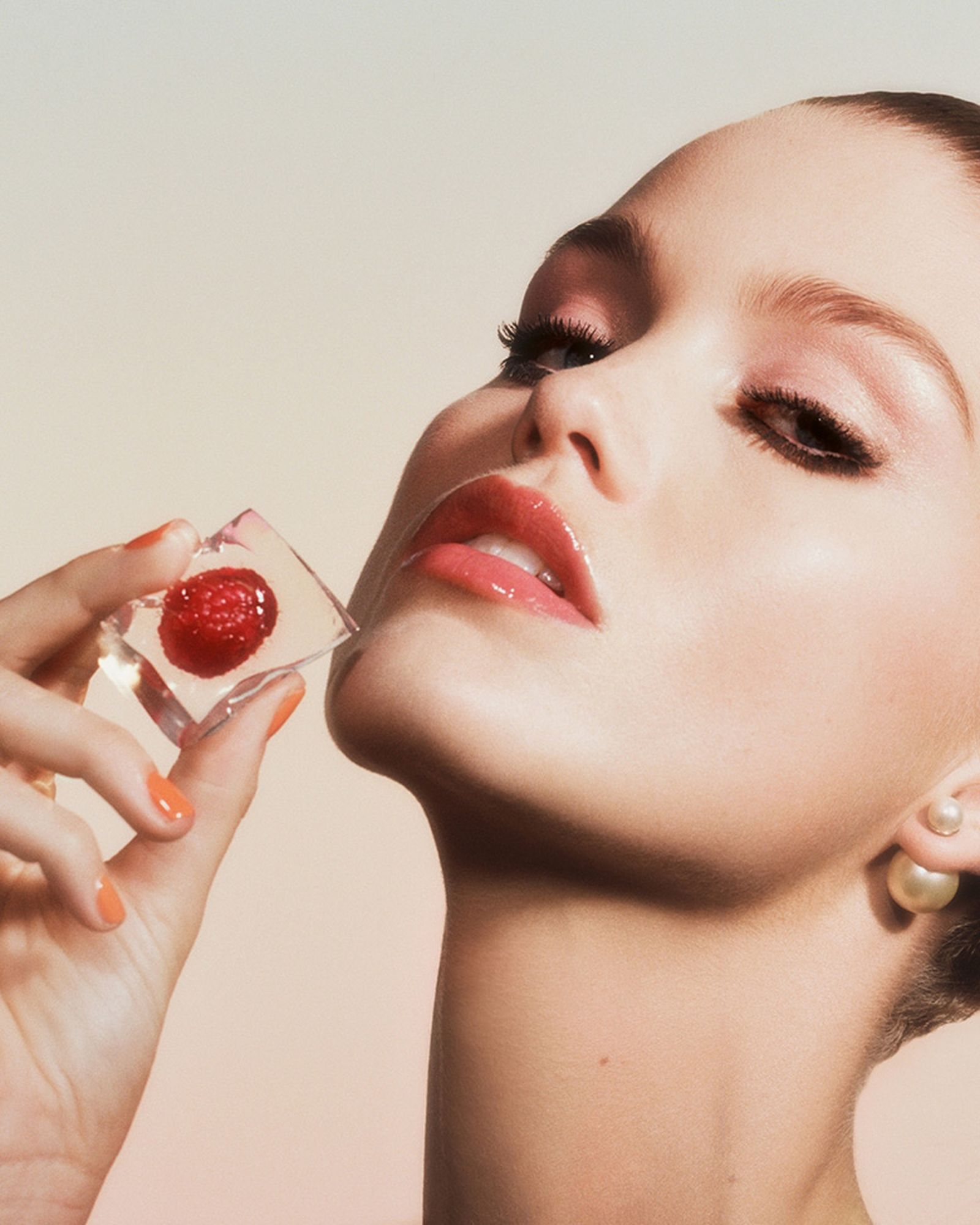 Модель Луна Бийль в объективе Арно Ладжуни для Dior Magazine, фото 12 Луна Бийль в объективе Арно Ладжуни для Dior Magazine, фото 12