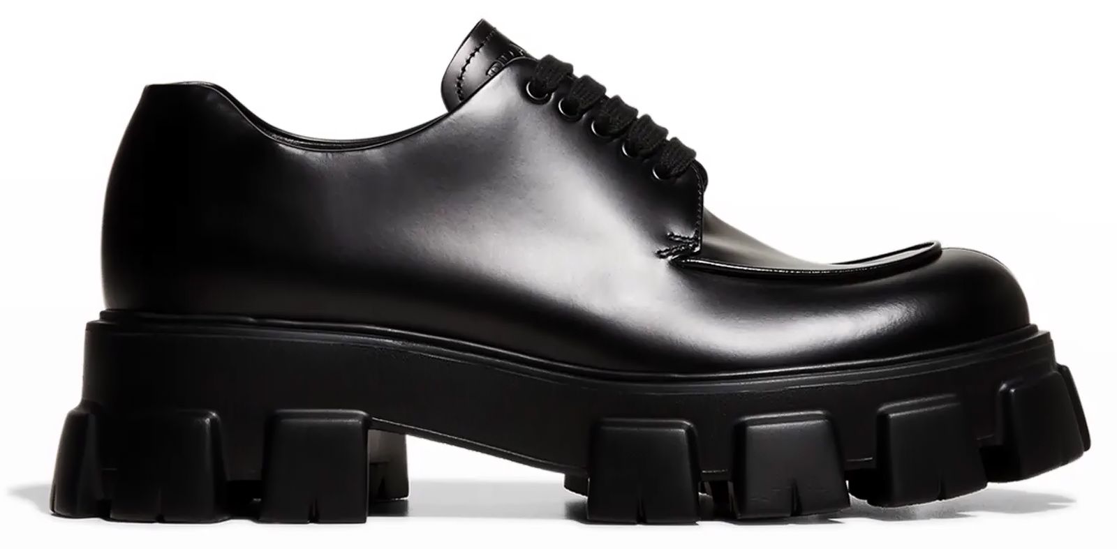 Туфли Prada «Monolith Lug Sole Derby» из эпизода 1 «Wednesday’s Child Is Full of Woe» «Wednesday» Туфли Prada «Monolith Lug Sole Derby» из эпизода 1 «Wednesday’s Child Is Full of Woe» сериала «Wednesday»