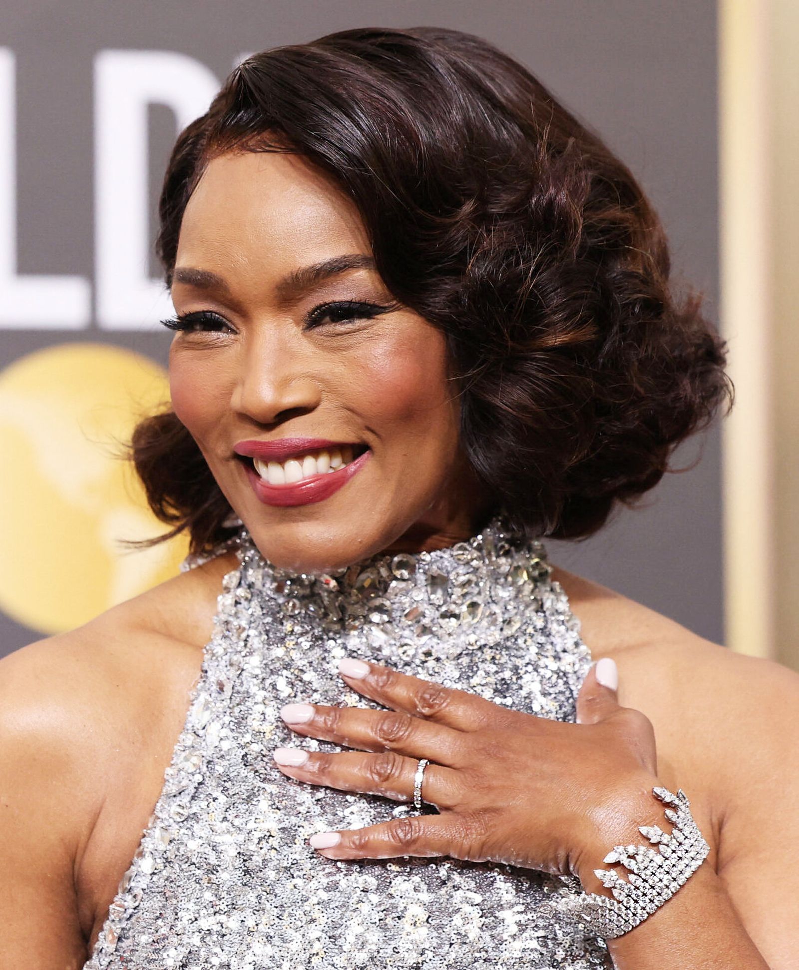 Анджела Бассетт в Chopard на 80-й церемонии вручения премии Golden Globe Awards 2023, фото 2 Анджела Бассетт в Chopard на 80-й церемонии вручения премии Golden Globe Awards 2023, 10 января 2023 г., фото 2