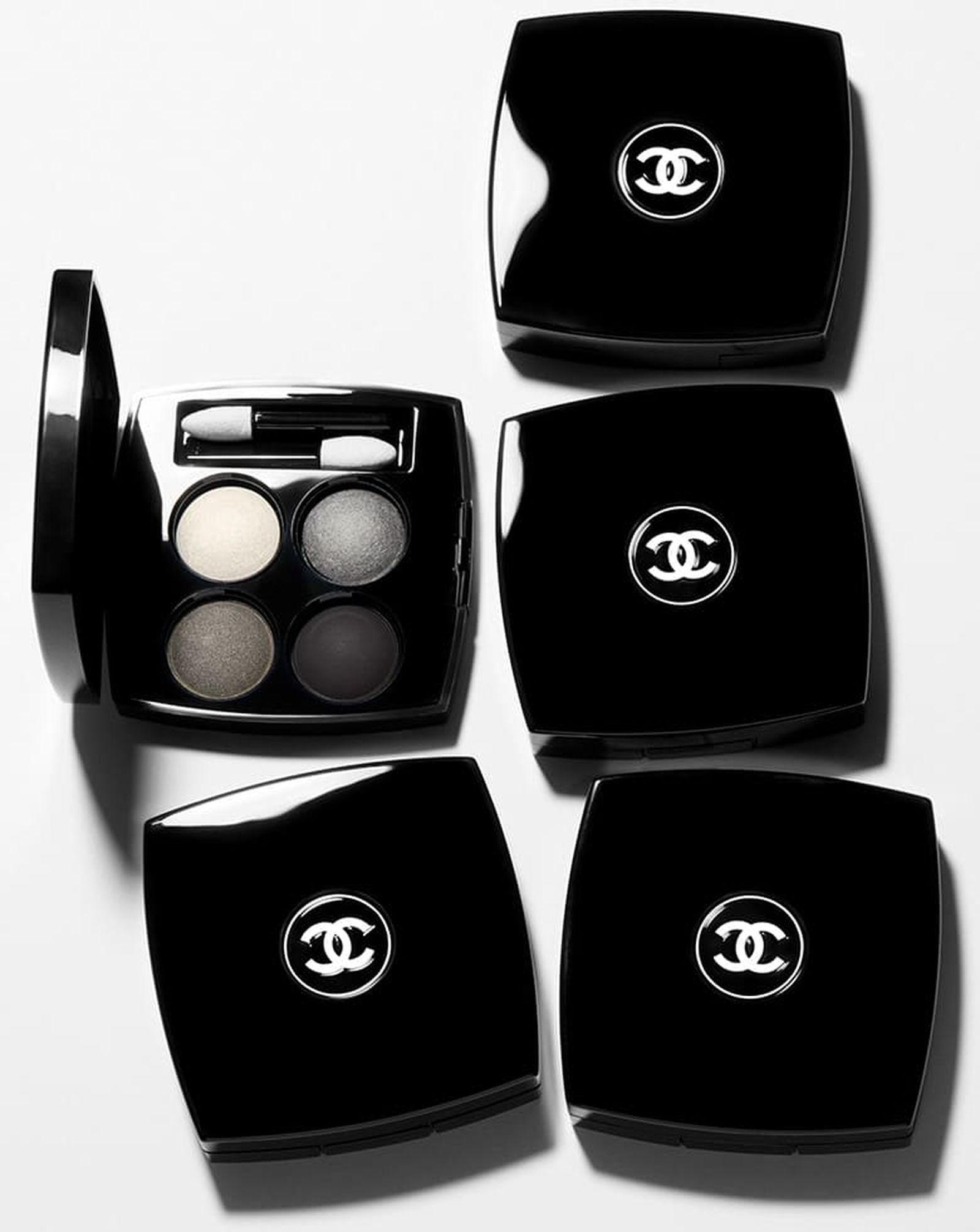 Chanel Les 4 Ombres, оттенки: Noir Suprême, Modern Glamour Chanel, палитры теней для век Les 4 Ombres, оттенки: Noir Suprême, Modern Glamour