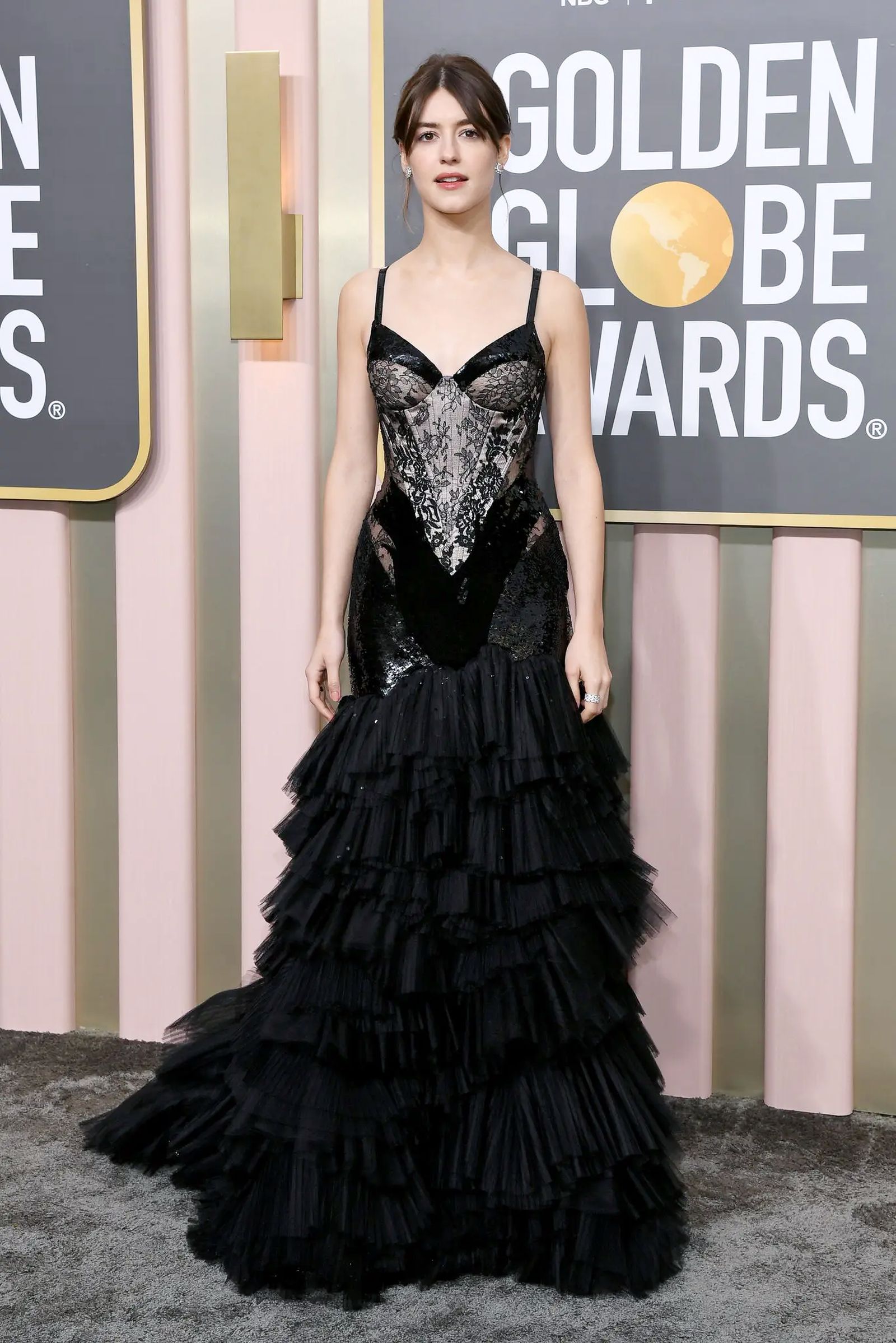 Дэйзи Эдгар-Джонс в Gucci на 80-й церемонии вручения премии Golden Globe Awards 2023 в Беверли-Хиллз Дэйзи Эдгар-Джонс в Gucci на 80-й церемонии вручения премии Golden Globe Awards 2023 в Беверли-Хиллз, 10 января 2023 г.