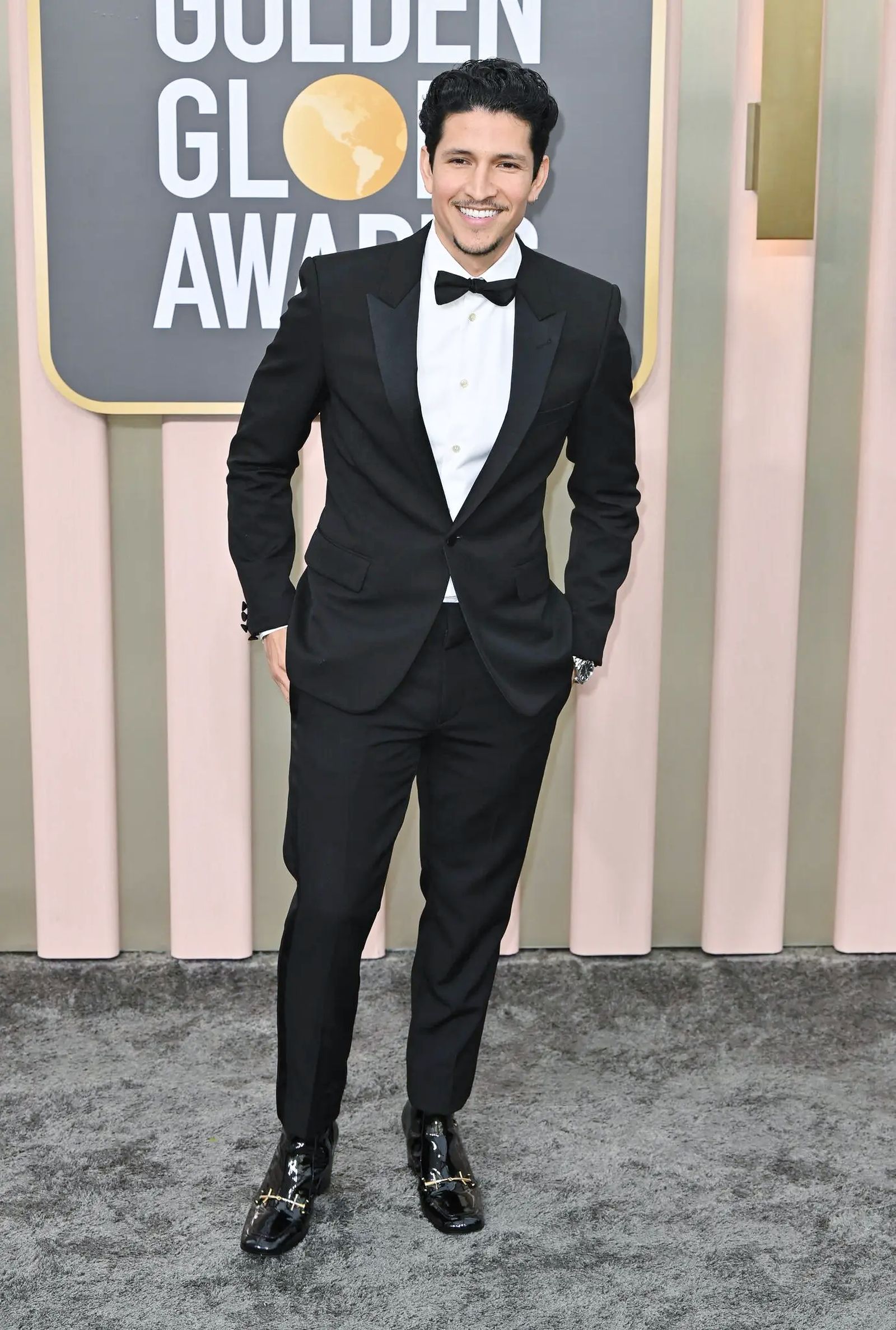 Дэнни Рамирес в Saint Laurent на 80-й церемонии вручения премии Golden Globe Awards 2023 в Беверли-Хиллз Дэнни Рамирес в Saint Laurent на 80-й церемонии вручения премии Golden Globe Awards 2023 в Беверли-Хиллз, 10 января 2023 г.