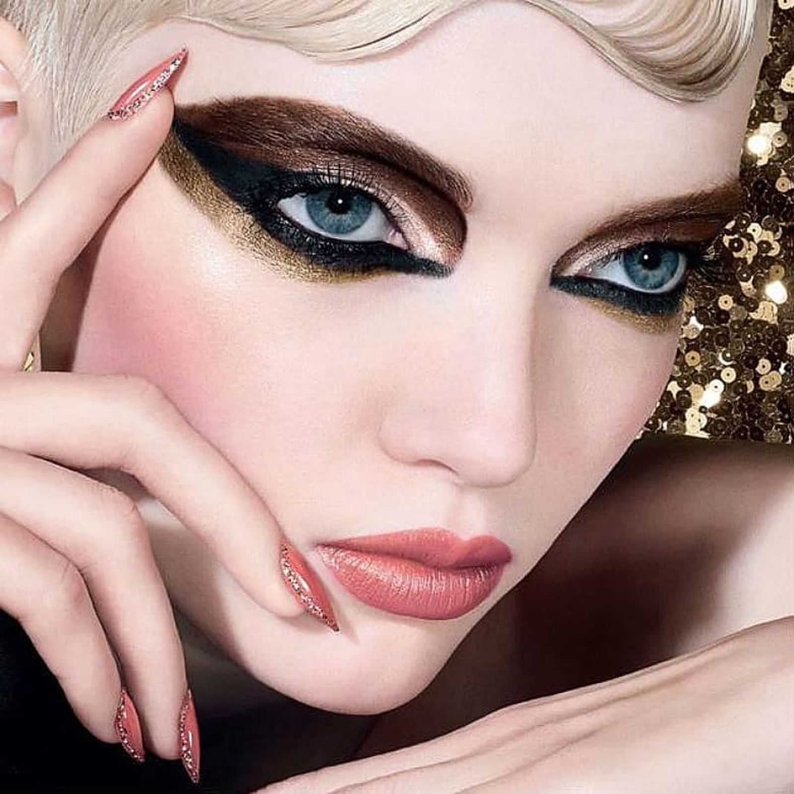 Dior 5 Couleurs Eyeshadow Holiday 2019, фото 2 Dior, лимитированный выпуск палетки Dior 5 Couleurs Eyeshadow Holiday 2019, фото 2