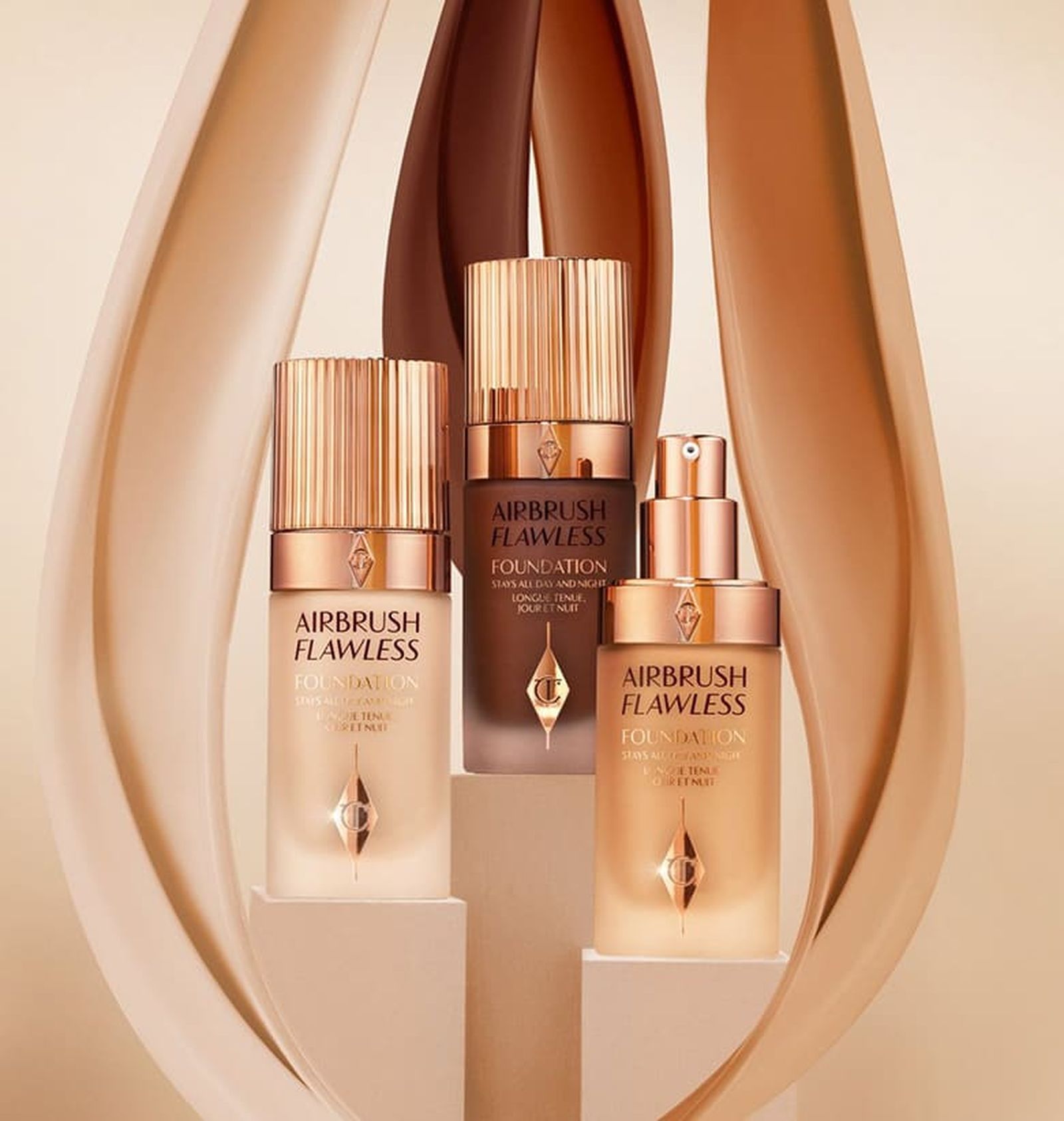 Джоан Коллинз в рекламной кампании Airbrush Flawless Foundation Charlotte Tilbury, фото 2