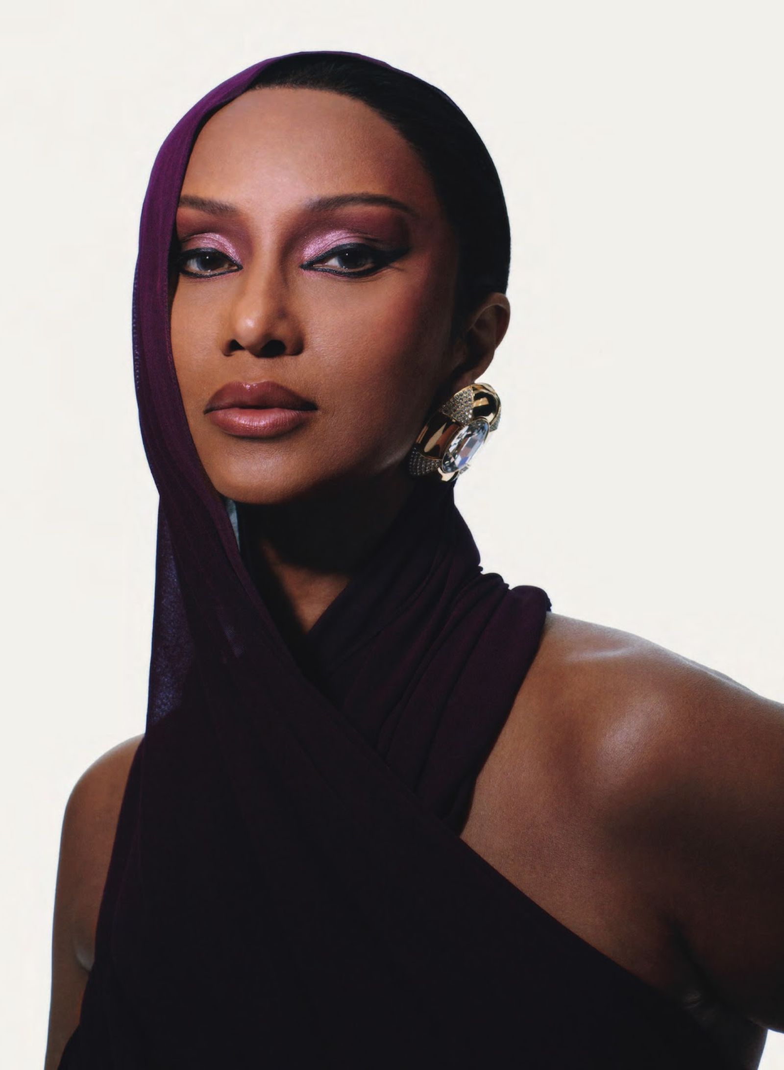 Модель Иман в объективе Надин Иджевере для Vogue UK, фото 4 Иман в объективе Надин Иджевере для Vogue UK, фото 4