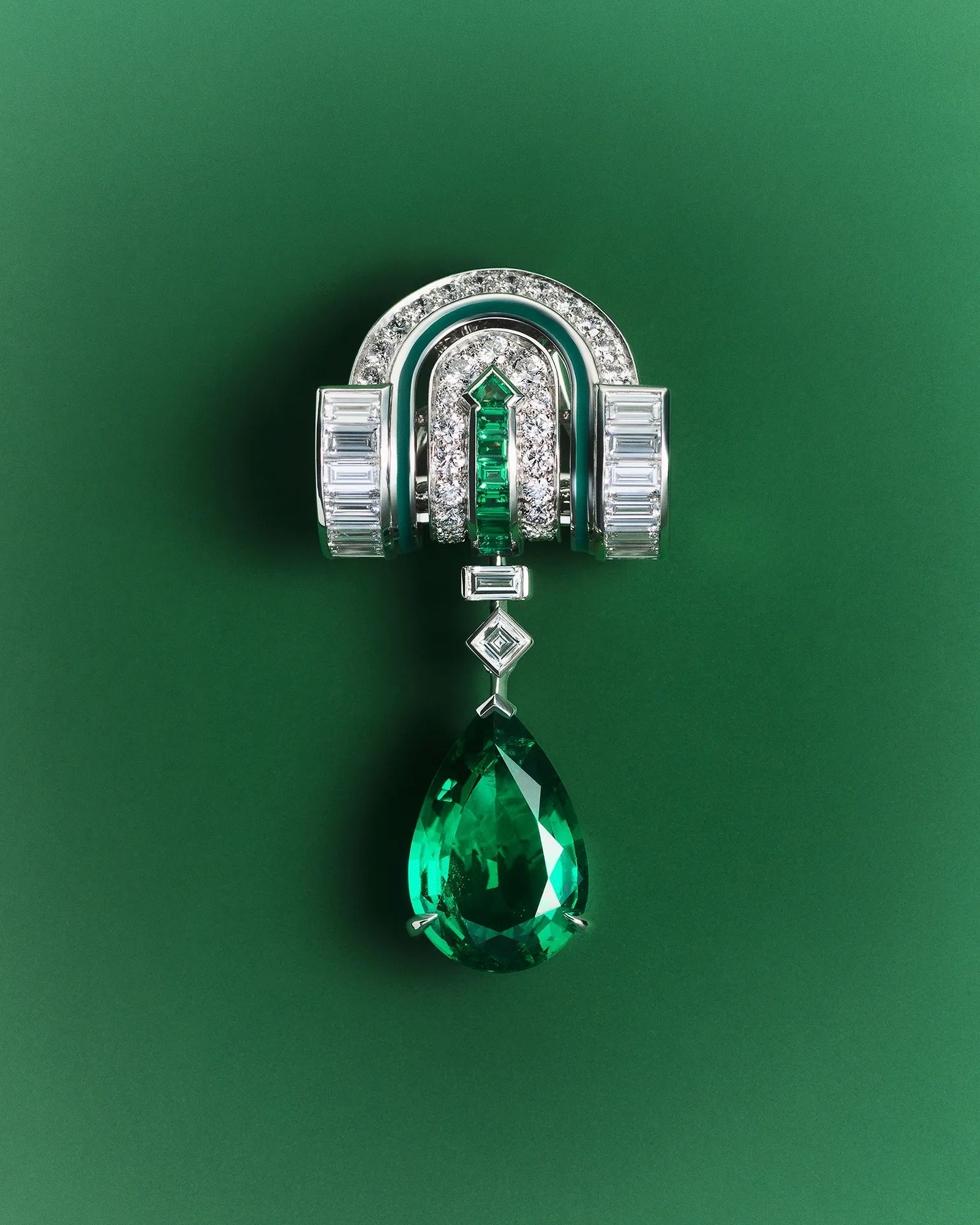 Коллекция Boucheron «Like a Queen», вдохновленная особой брошью Елизаветы II, фото 2 Коллекция Boucheron «Like a Queen», фото 2