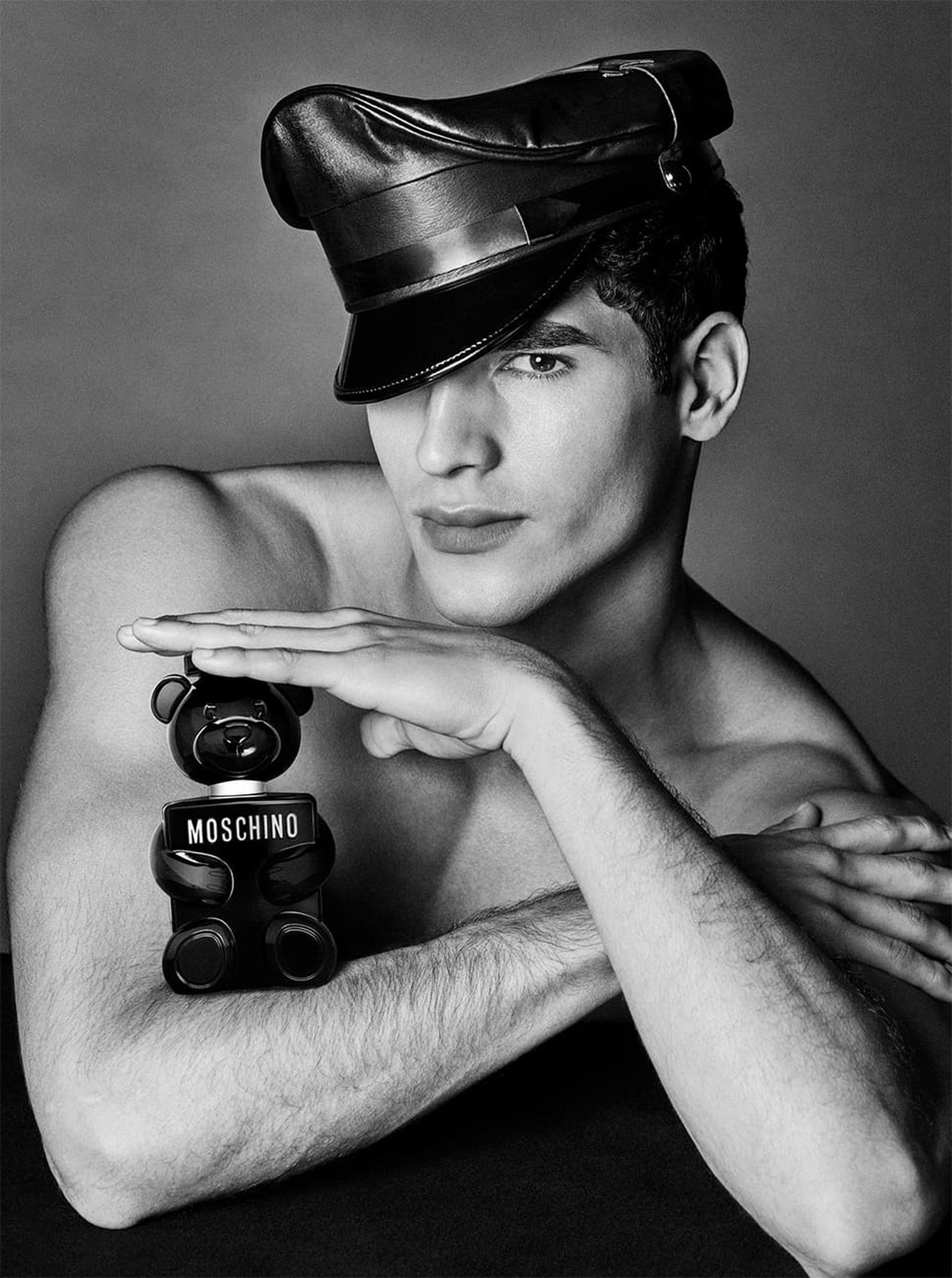 Идея новогоднего подарка: Moschino Toy Boy — новый аромат от Moschino, фото 3 Moschino Toy Boy — новый аромат от Moschino, фото 3