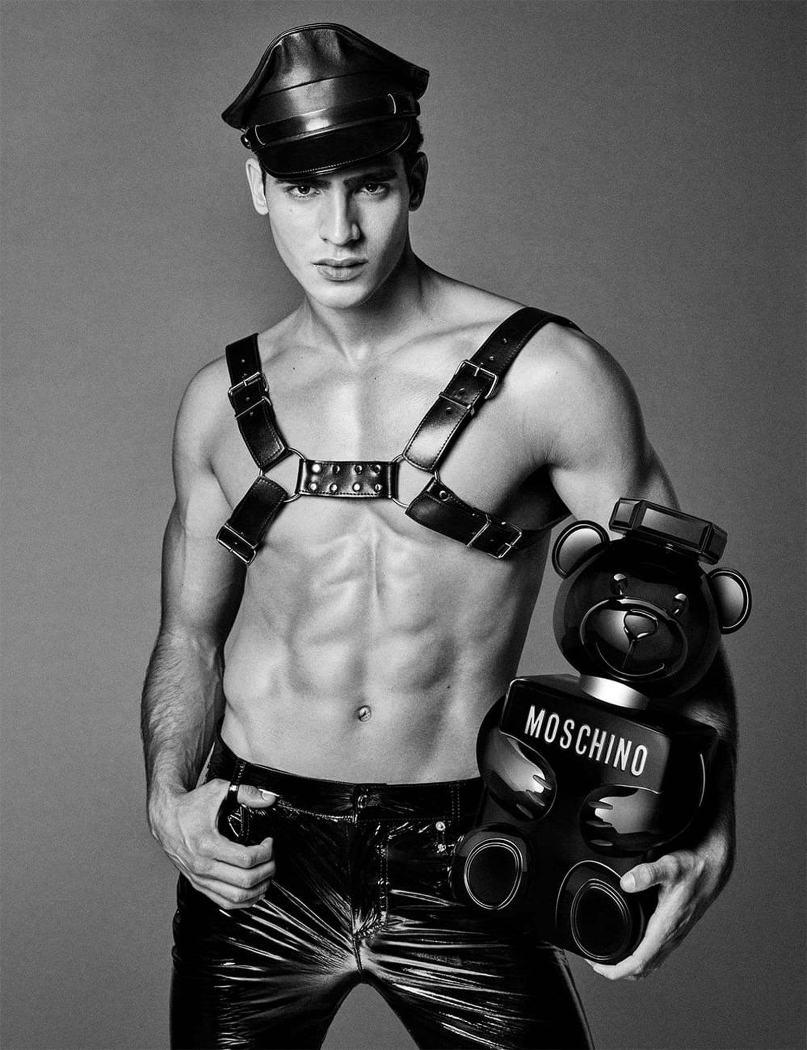 Идея новогоднего подарка: Moschino Toy Boy — новый аромат от Moschino, фото 6 Moschino Toy Boy — новый аромат от Moschino, фото 6