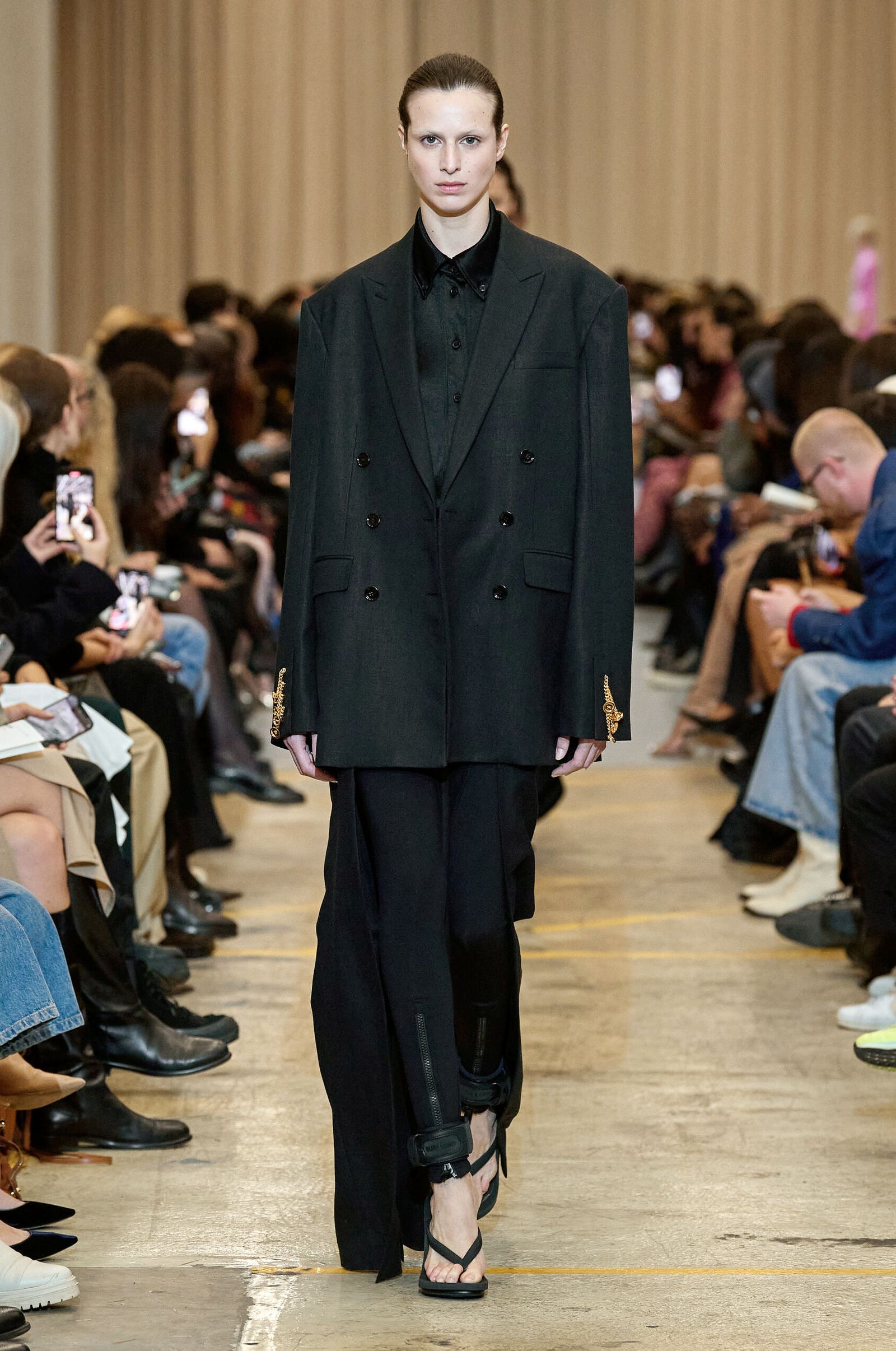 Burberry Весна/Лето 2023, фото 2