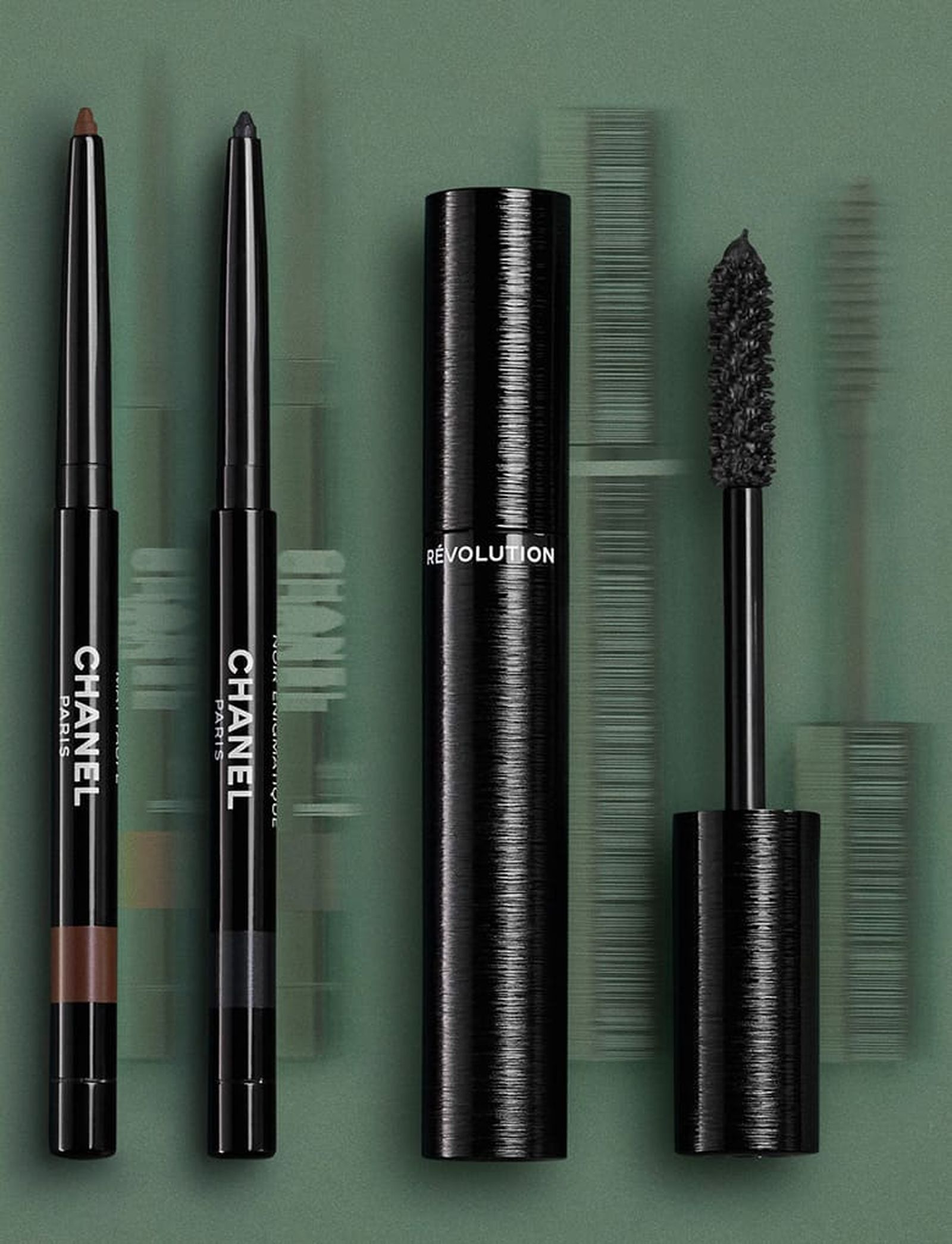 Chanel, водостойкий карандаш для глаз Stylo Yeux Waterproof, оттенки: 32 Mat Taupe, 944 Noir Énigmatique, Le Volume Révolution De Chanel, оттенок 91 Volcan Chanel Stylo Yeux Waterproof, оттенки: 32 Mat Taupe, 944 Noir Énigmatique, Le Volume Révolution De Chanel, оттенок 91 Volcan